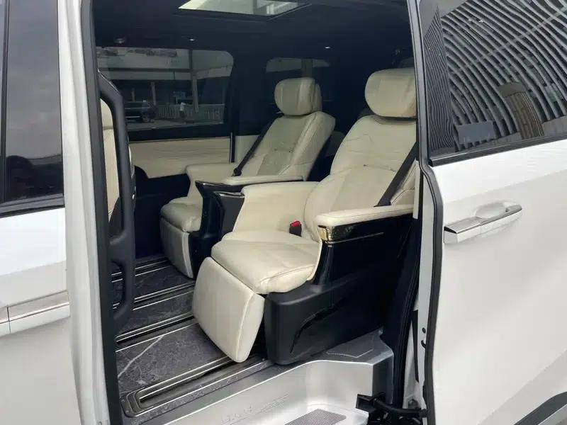 Trumpchi M8 2023 Master Series 2.0TGDI Flagship Edition — миниатюра 20