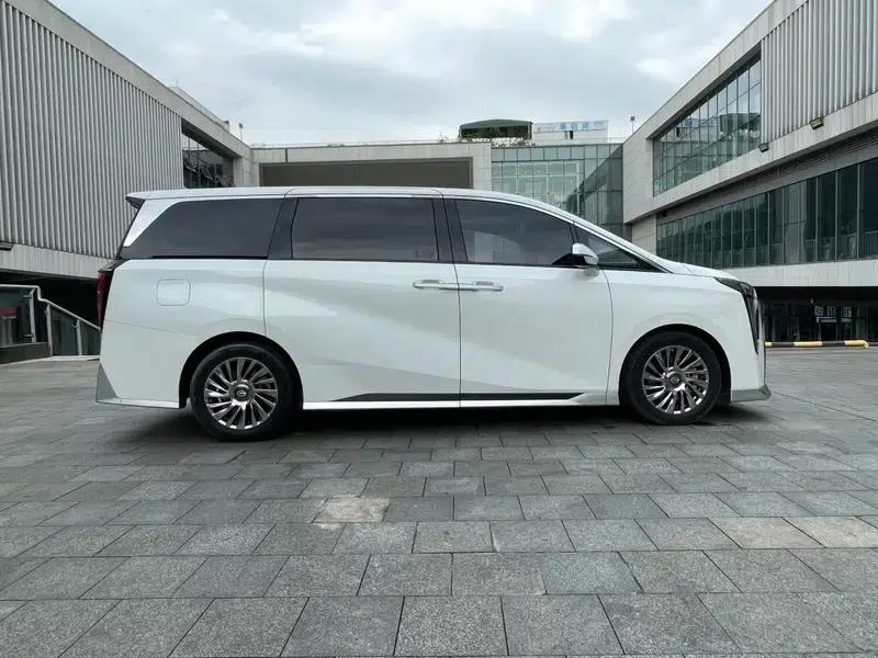 Trumpchi M8 2023 Master Series 2.0TGDI Flagship Edition — миниатюра 7