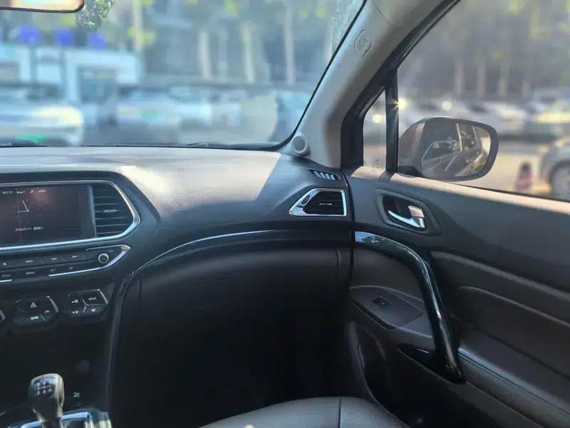 Trumpchi GS4 2016 235T Manual Deluxe Edition — миниатюра 8