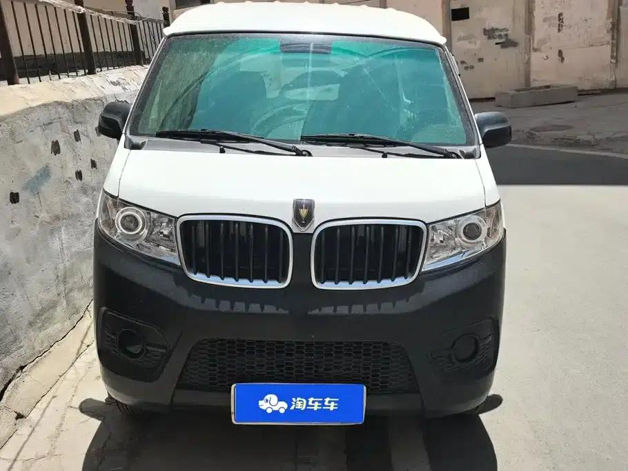 Xiaohaishi X30 2024 Model 1.5L Champion Bus (5/6/7 Seats) — миниатюра 2