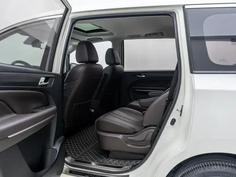 Trumpchi M6 2019 270T Automatic Luxury Edition 7-seater National V Emission Standard — миниатюра 18