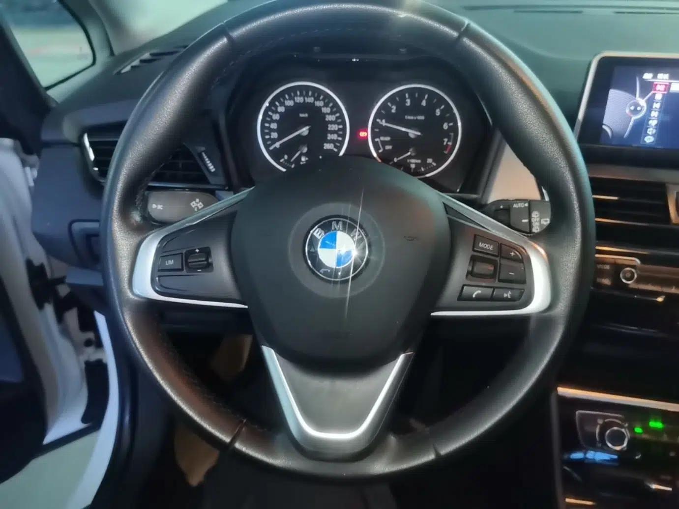 BMW 2 Series Active Tourer 2016 218i Fashion Model — миниатюра 13