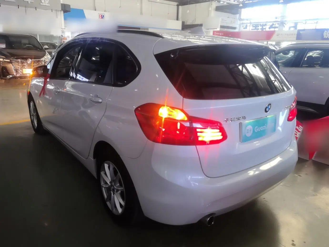 BMW 2 Series Active Tourer 2016 218i Fashion Model — миниатюра 4