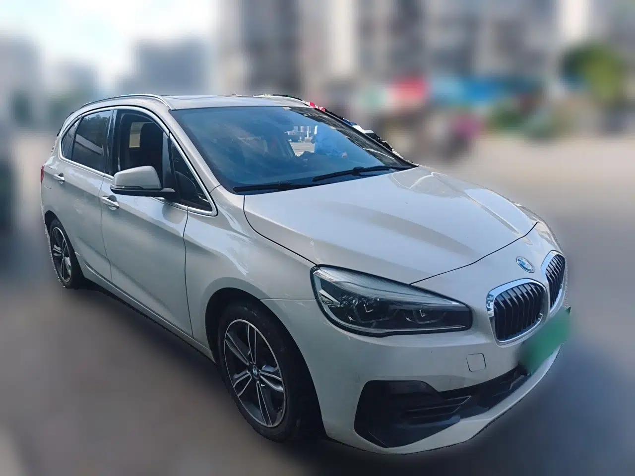 BMW 2 Series Active Tourer 2018 218i Premium Sports Package — миниатюра 3
