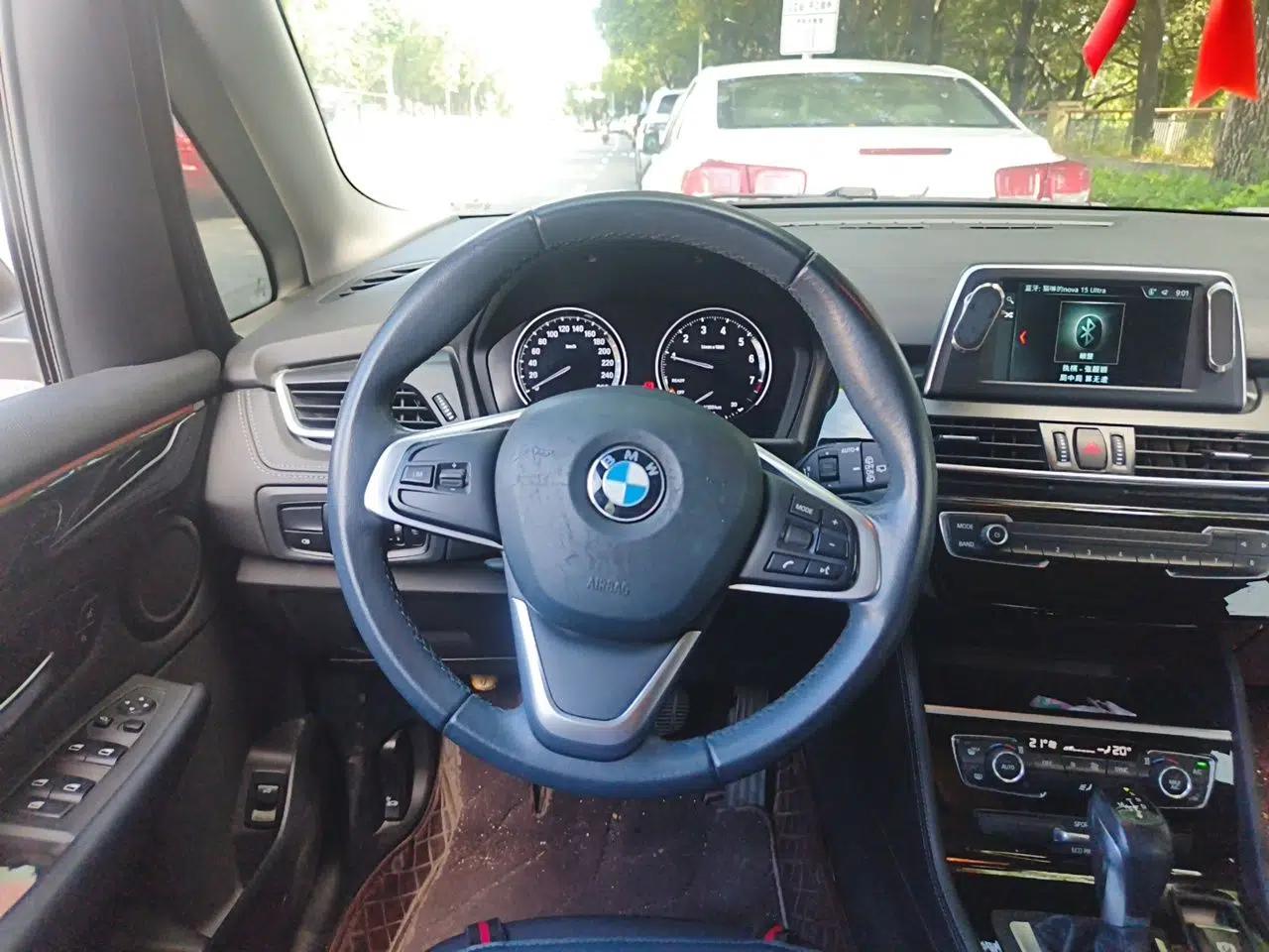 BMW 2 Series Active Tourer 2018 218i Premium Sports Package — миниатюра 10
