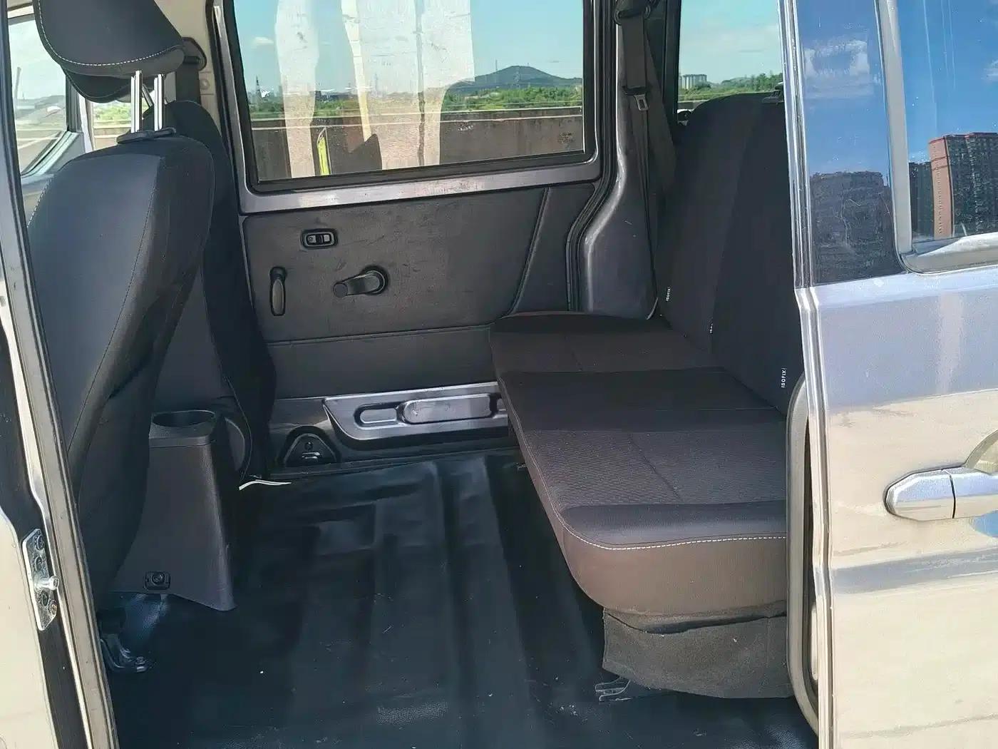 Golden Lion M Classic 2023 Model 1.5L Touring Lion Bus (5/6/7 Seats) — миниатюра 11