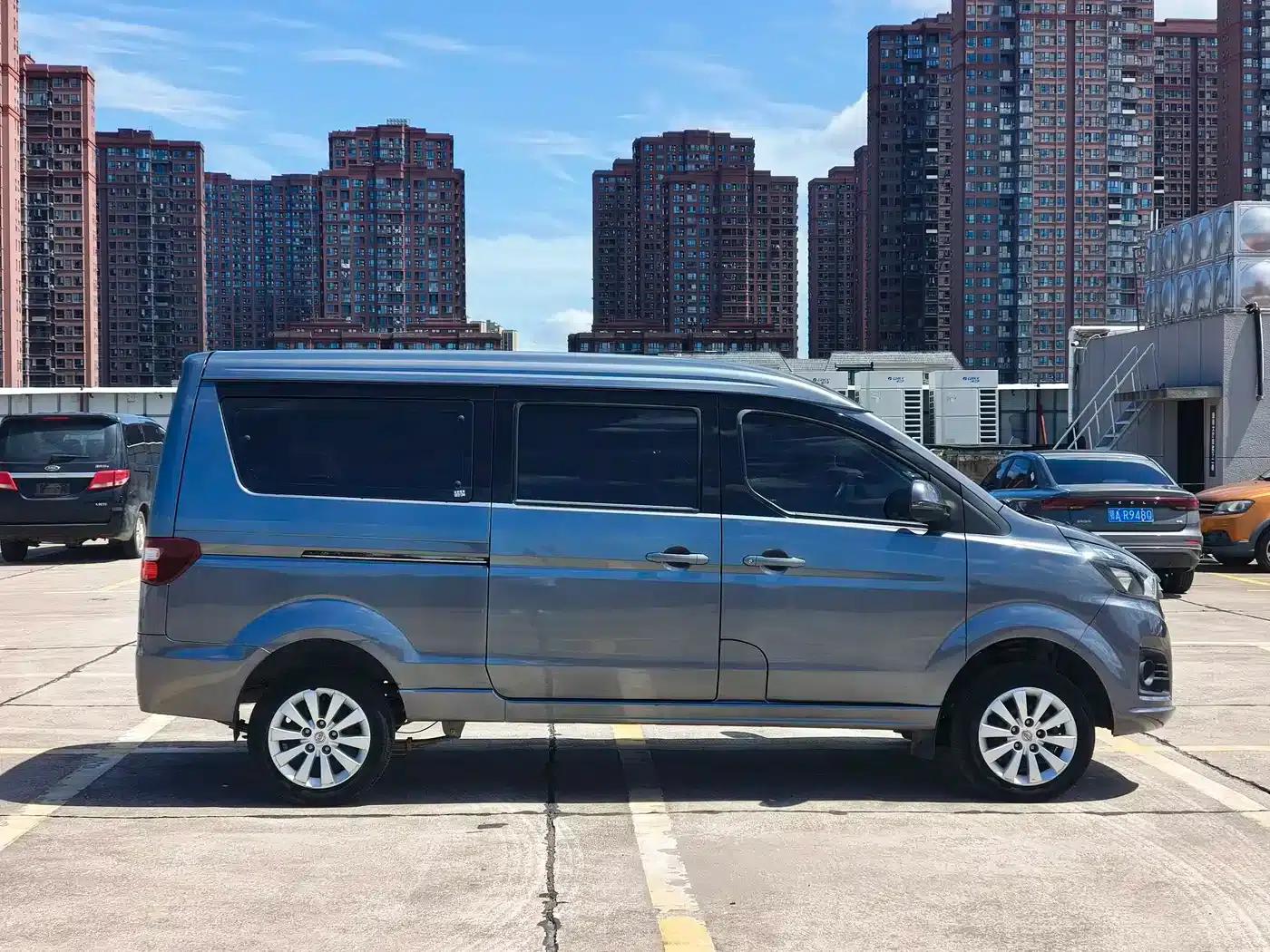 Golden Lion M Classic 2023 Model 1.5L Touring Lion Bus (5/6/7 Seats) — миниатюра 8