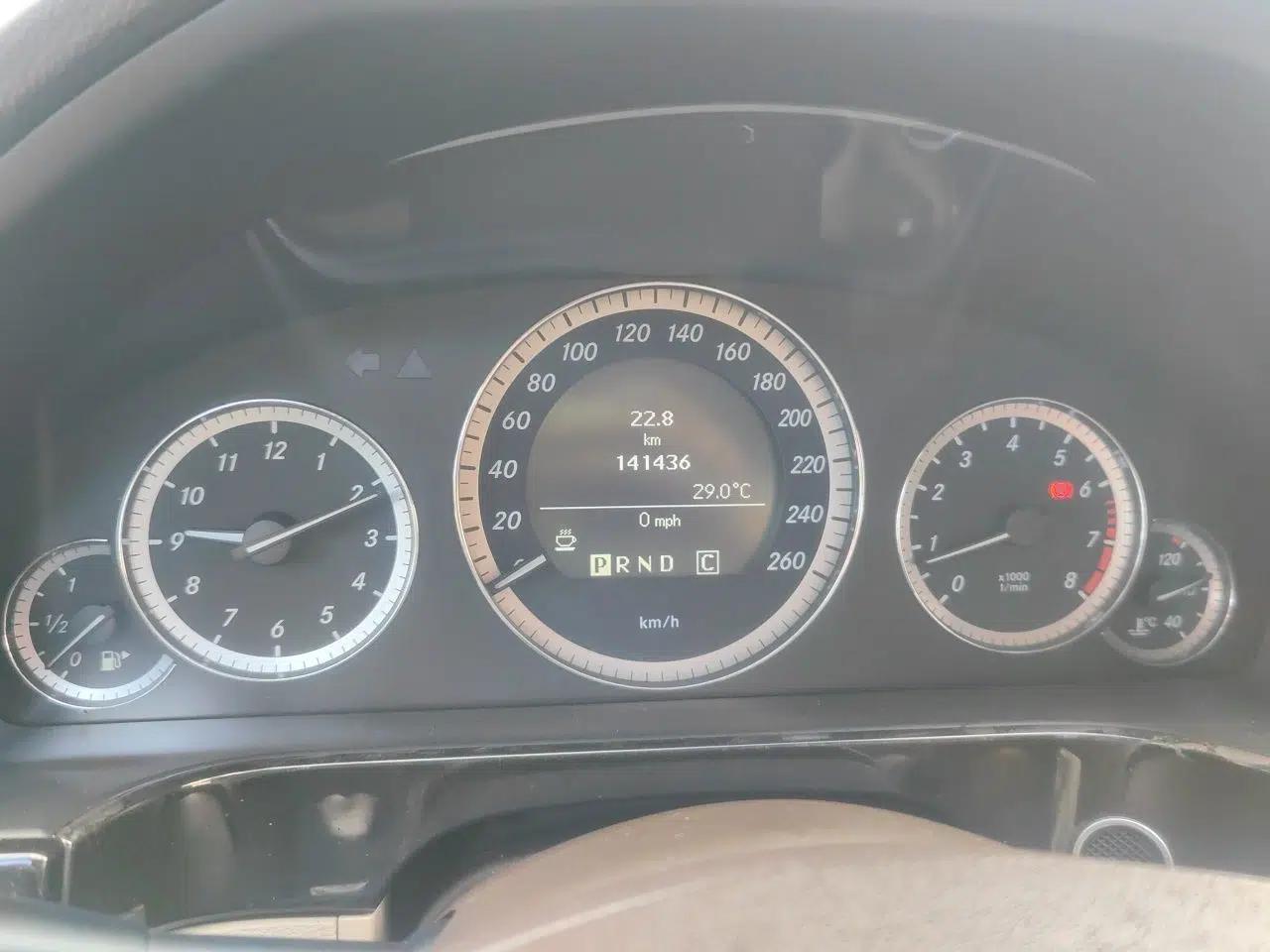 Mercedes-Benz E-Class 2010 E 200 CGI Elegant Model — миниатюра 11