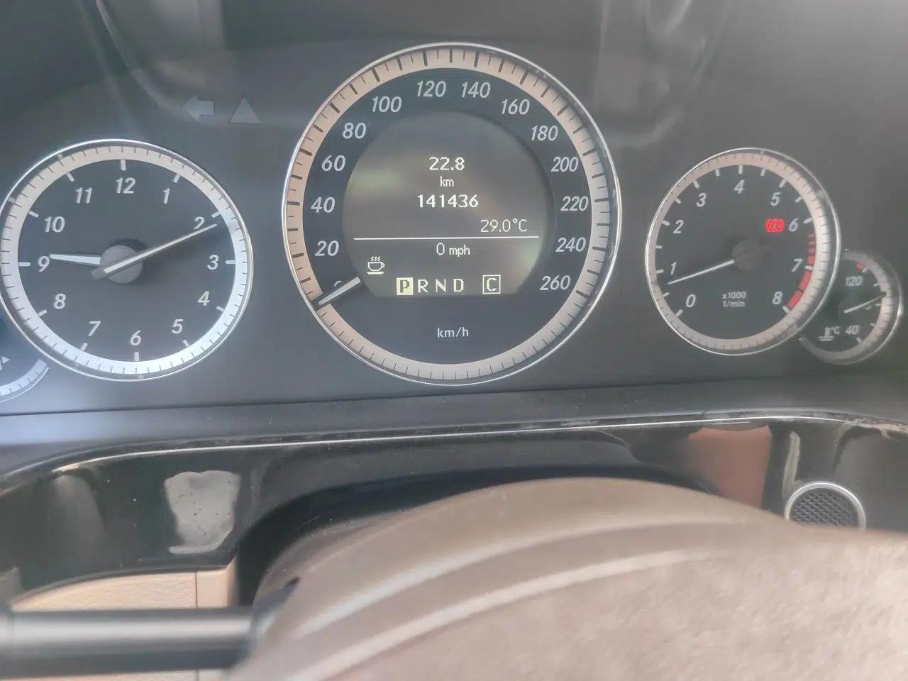 Mercedes-Benz E-Class 2010 E 200 CGI Elegant Model — миниатюра 12