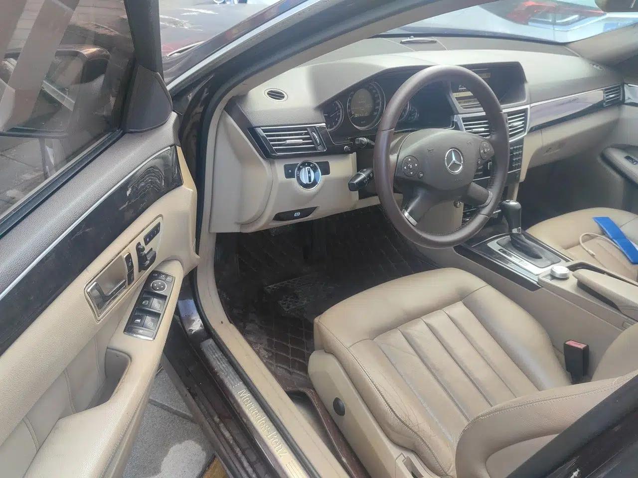 Mercedes-Benz E-Class 2010 E 200 CGI Elegant Model — миниатюра 16