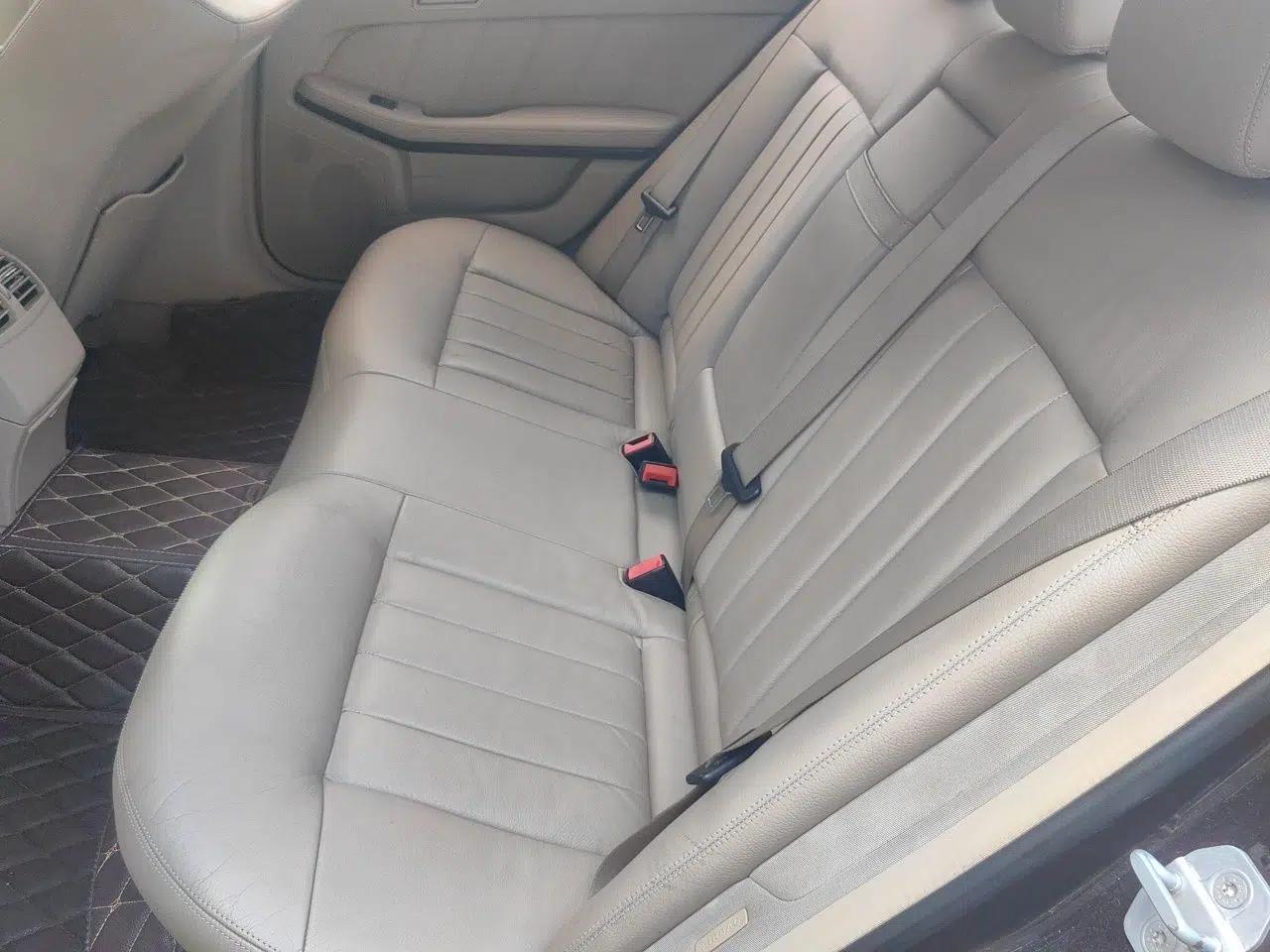 Mercedes-Benz E-Class 2010 E 200 CGI Elegant Model — миниатюра 17