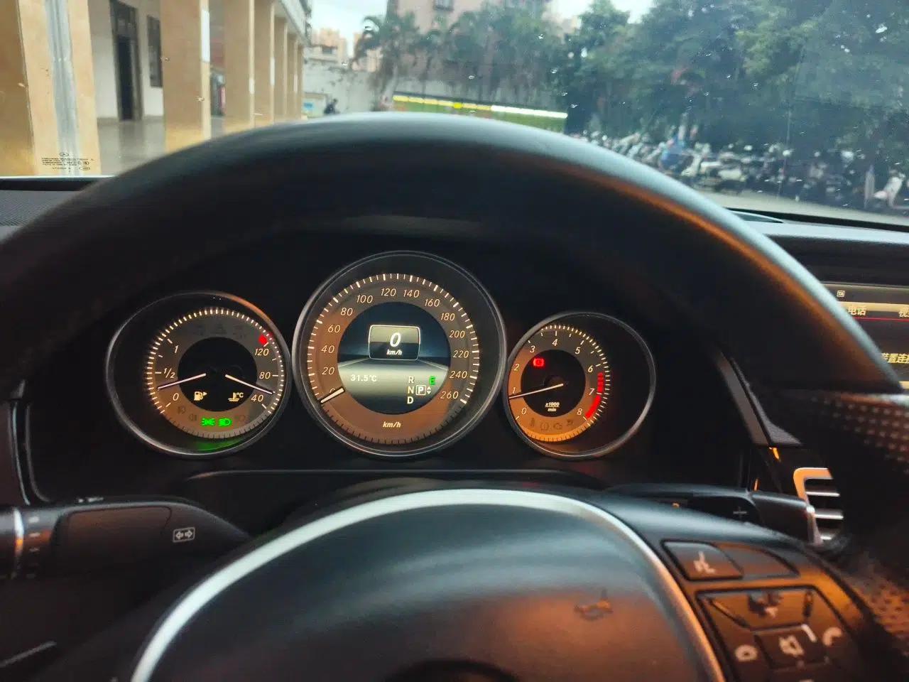 Mercedes-Benz E-Class 2015 E 260 L Sport Edition — миниатюра 11