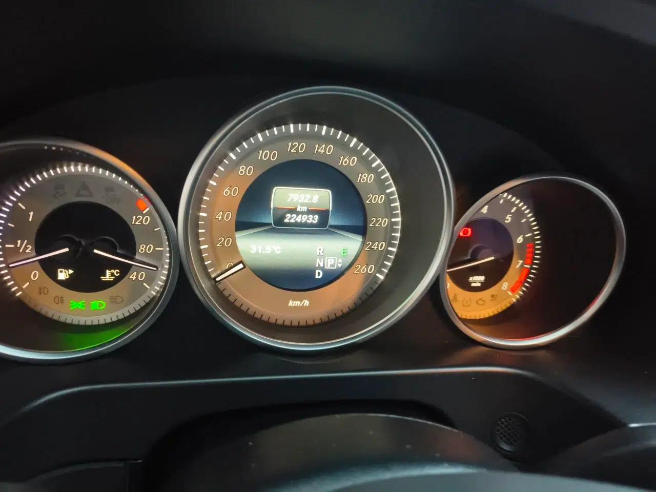 Mercedes-Benz E-Class 2015 E 260 L Sport Edition — миниатюра 12
