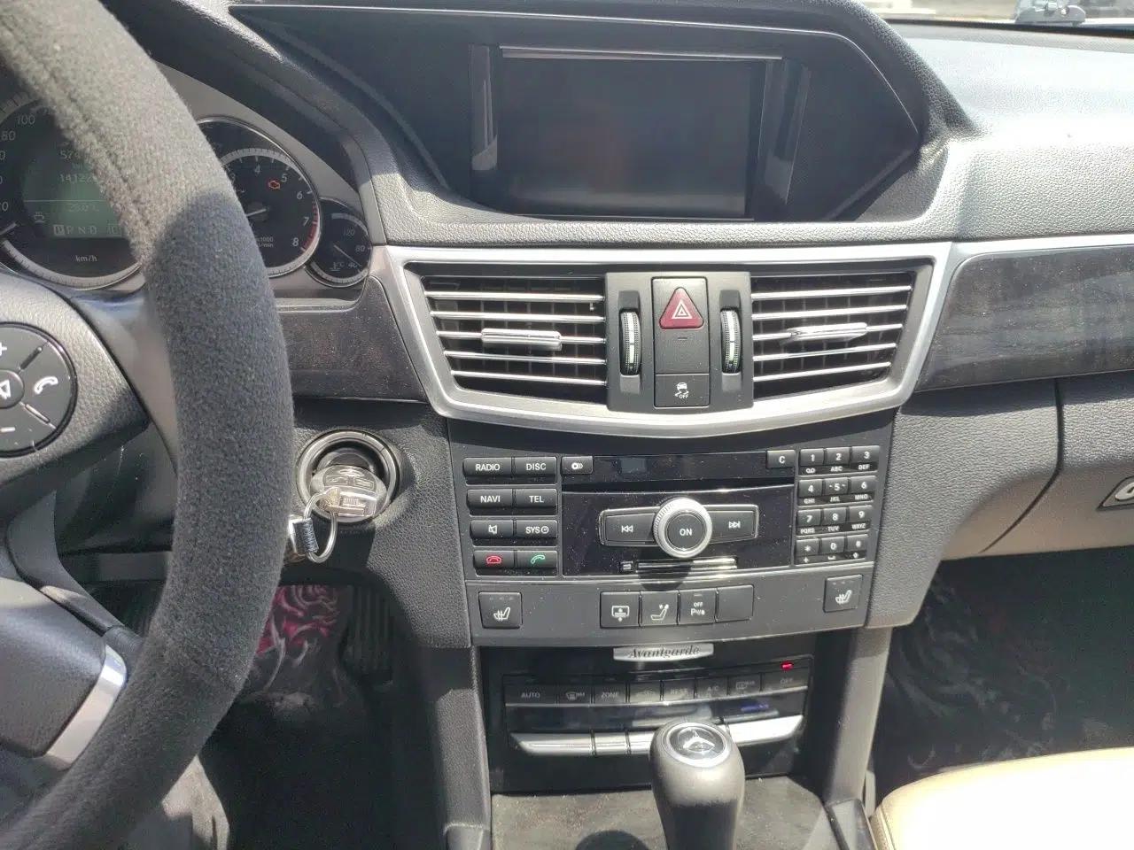 Mercedes-Benz E-Class 2010 E 260 CGI Fashion Model — миниатюра 13
