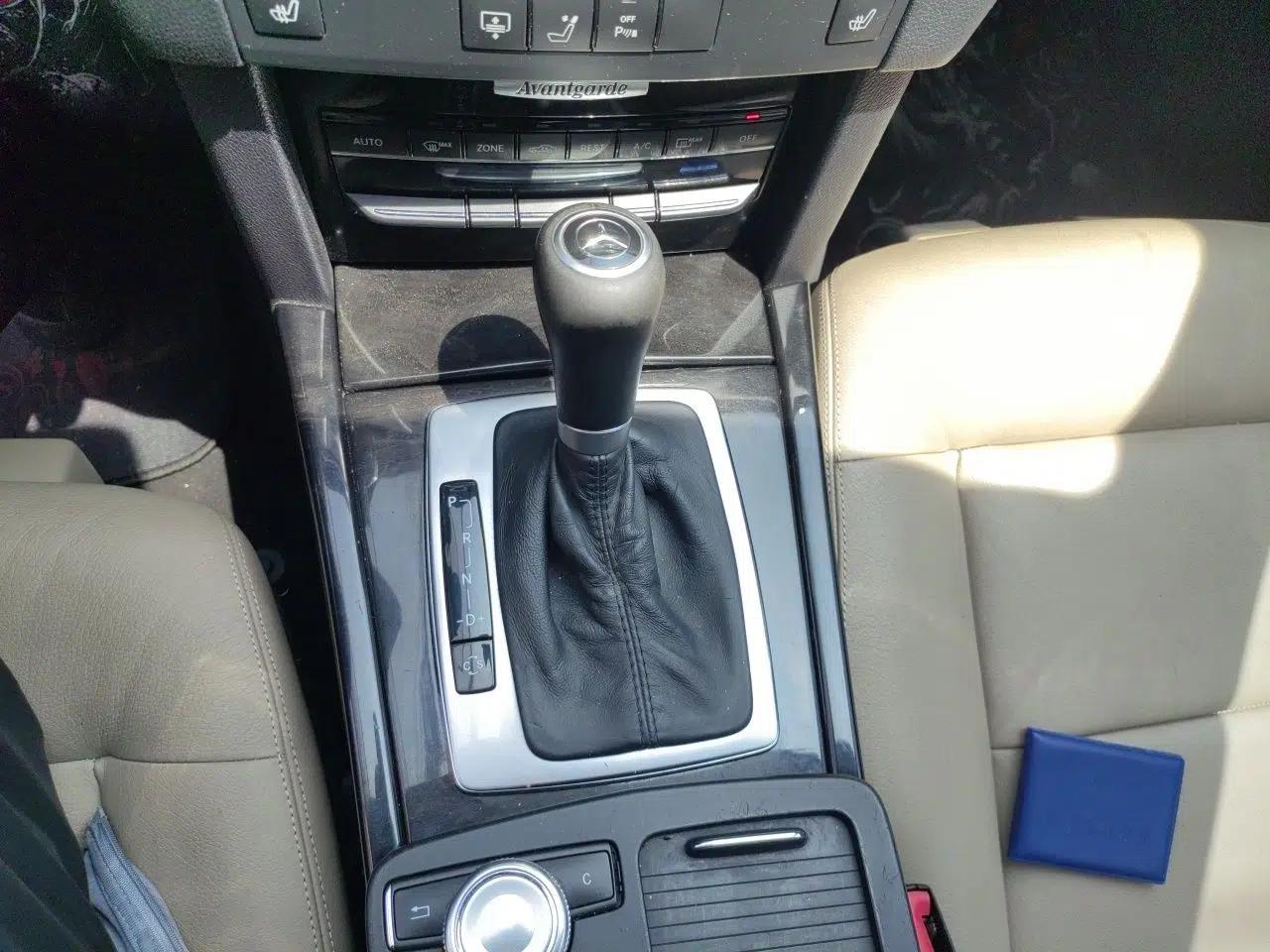Mercedes-Benz E-Class 2010 E 260 CGI Fashion Model — миниатюра 14