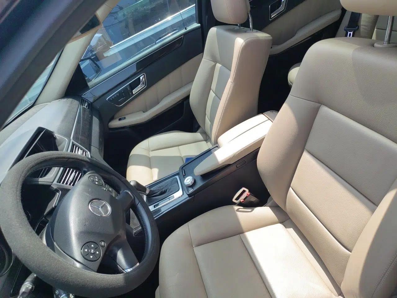 Mercedes-Benz E-Class 2010 E 260 CGI Fashion Model — миниатюра 15