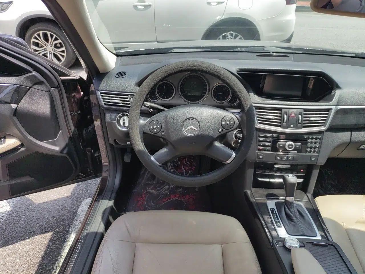 Mercedes-Benz E-Class 2010 E 260 CGI Fashion Model — миниатюра 10