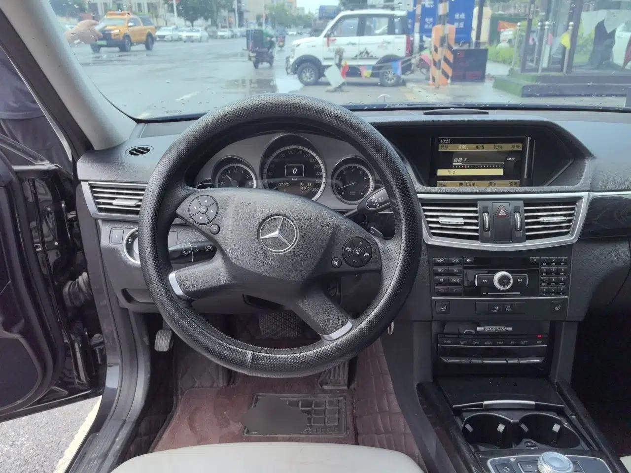 Mercedes-Benz E-Class 2012 E 260 L CGI Fashion Model — миниатюра 10