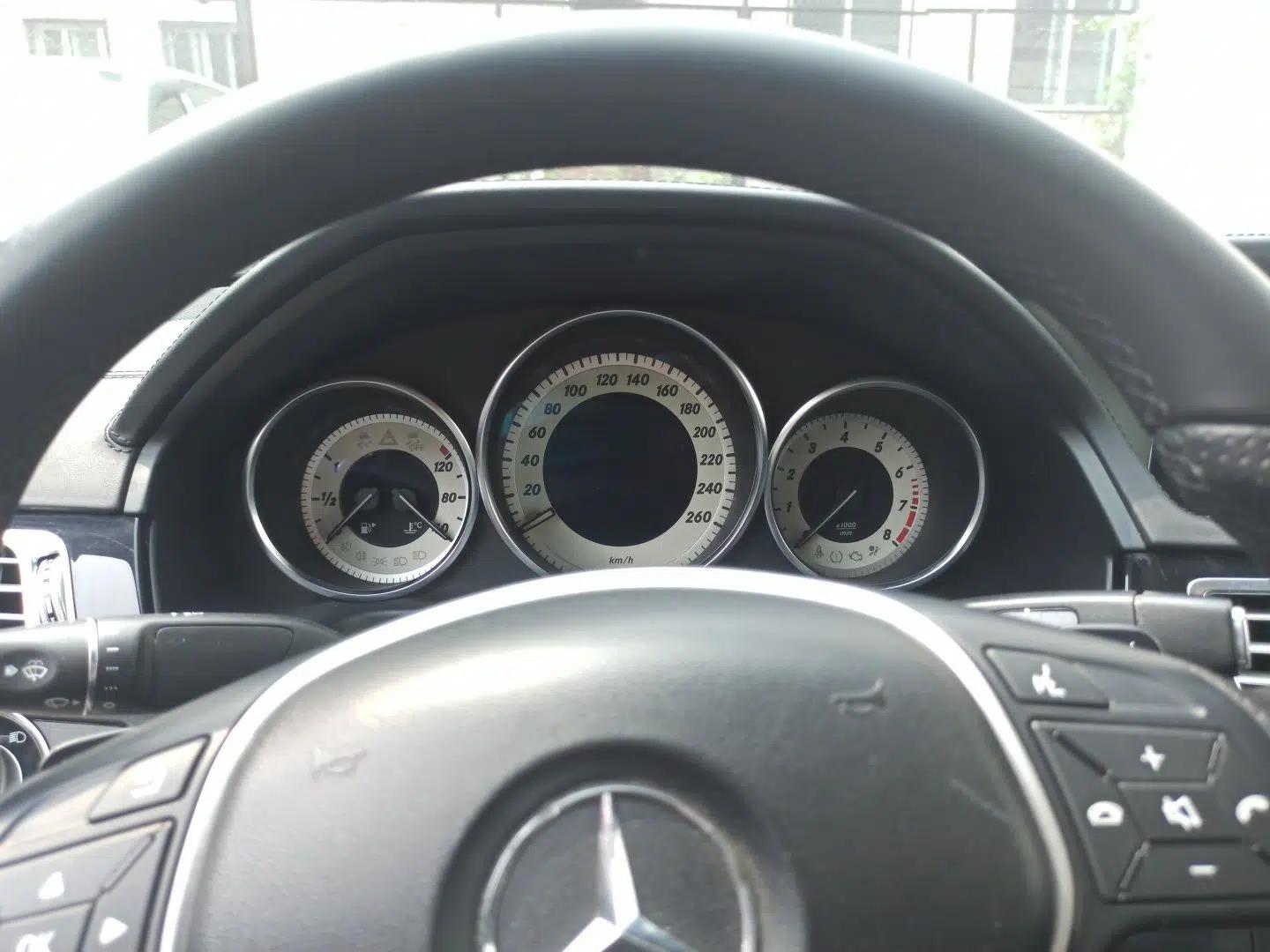 Mercedes-Benz E-Class 2015 E 320 L Sport Edition — миниатюра 11