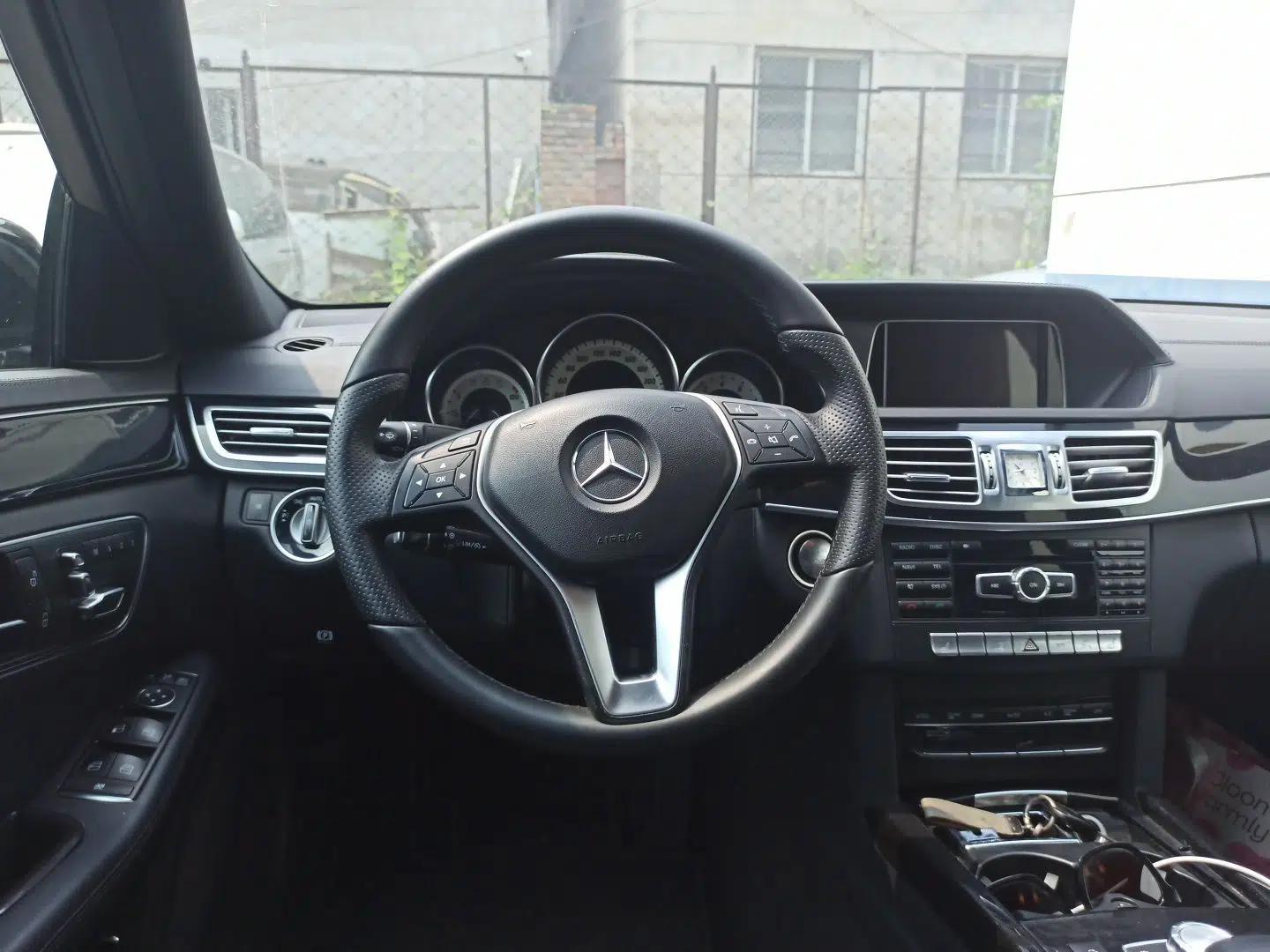 Mercedes-Benz E-Class 2015 E 320 L Sport Edition — миниатюра 10