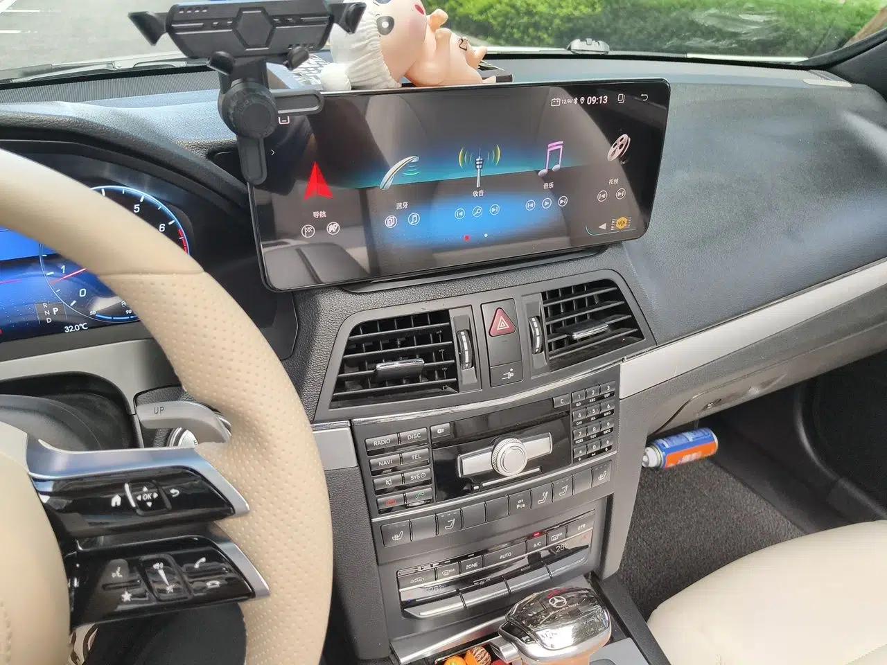 Mercedes-Benz E-Class 2010 E 260 CGI Convertible — миниатюра 13