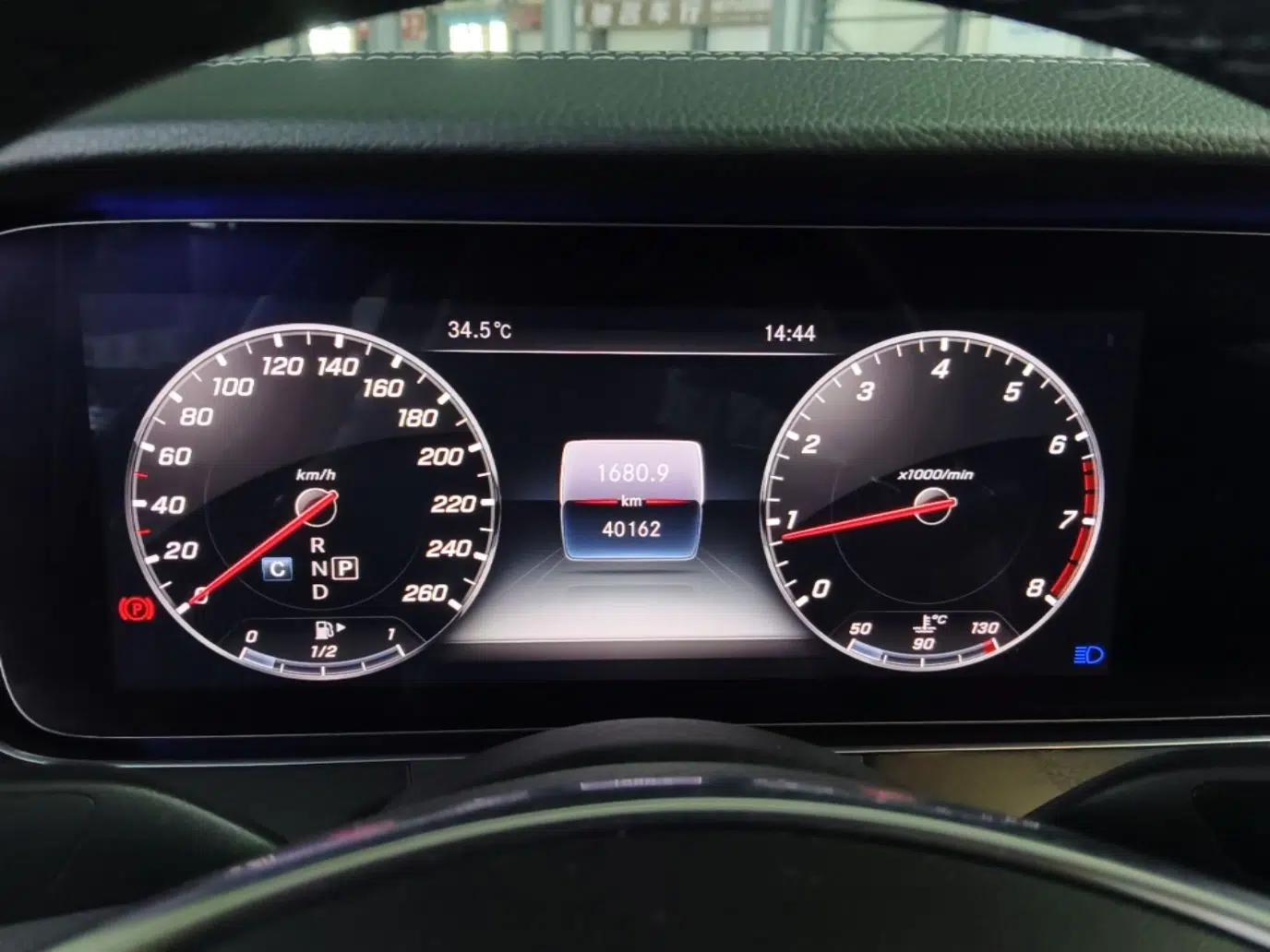 Mercedes-Benz E-Class 2018 Facelift E 200 L Sport Edition — миниатюра 14