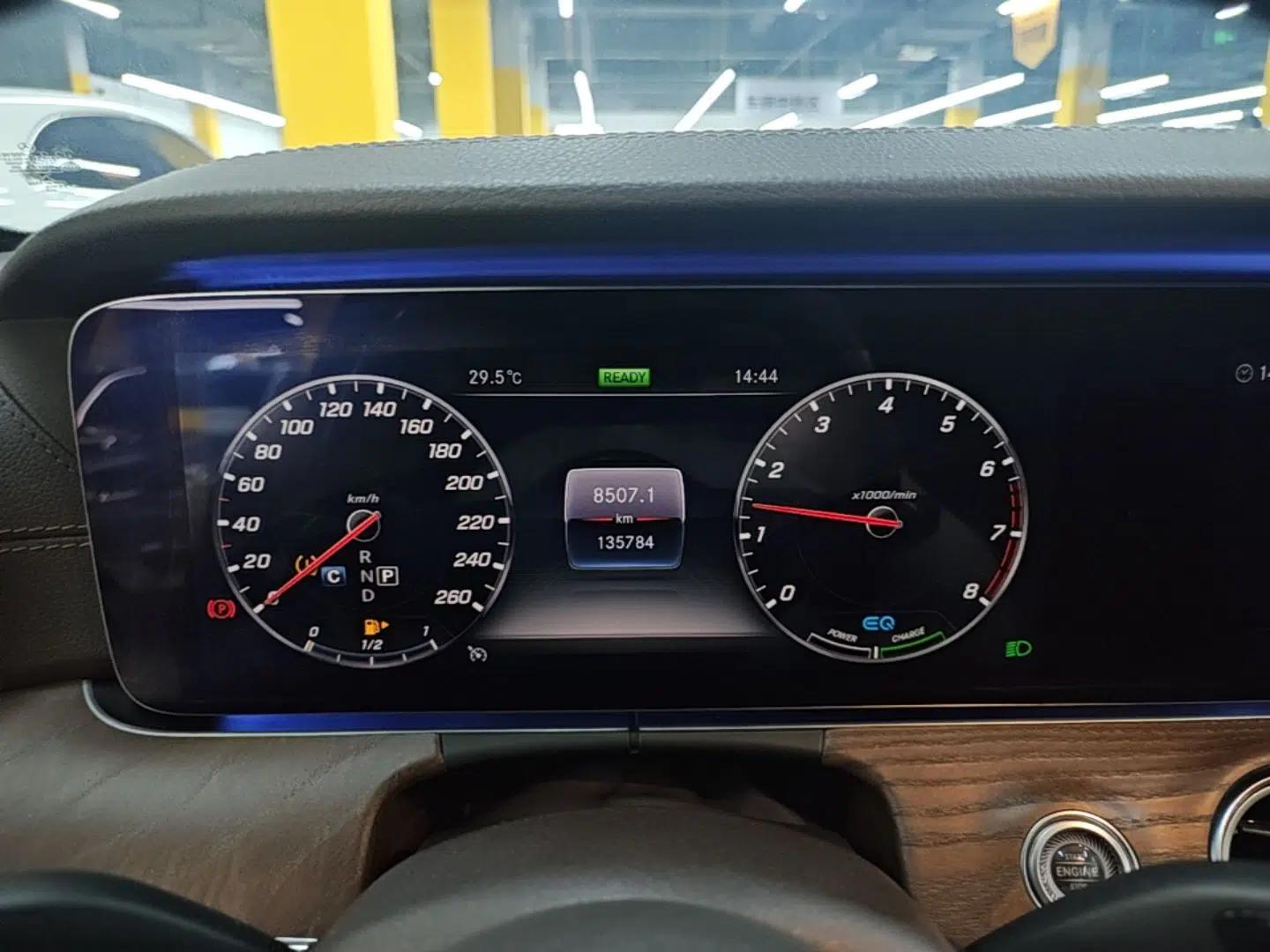 Mercedes-Benz E-Class 2019 E 260 L — миниатюра 14