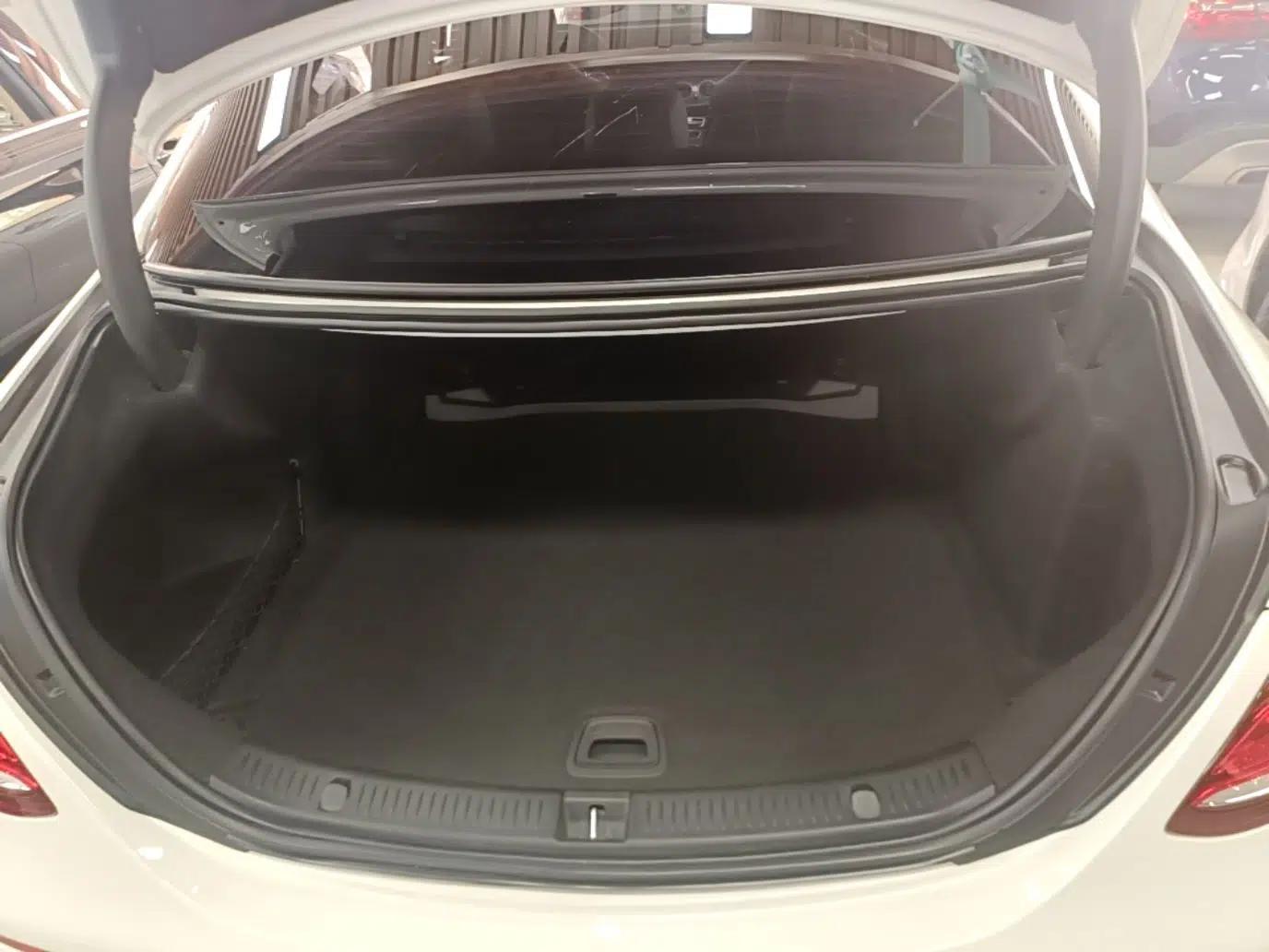 Mercedes-Benz E-Class 2019 E 260 Sport Edition 4MATIC — миниатюра 22