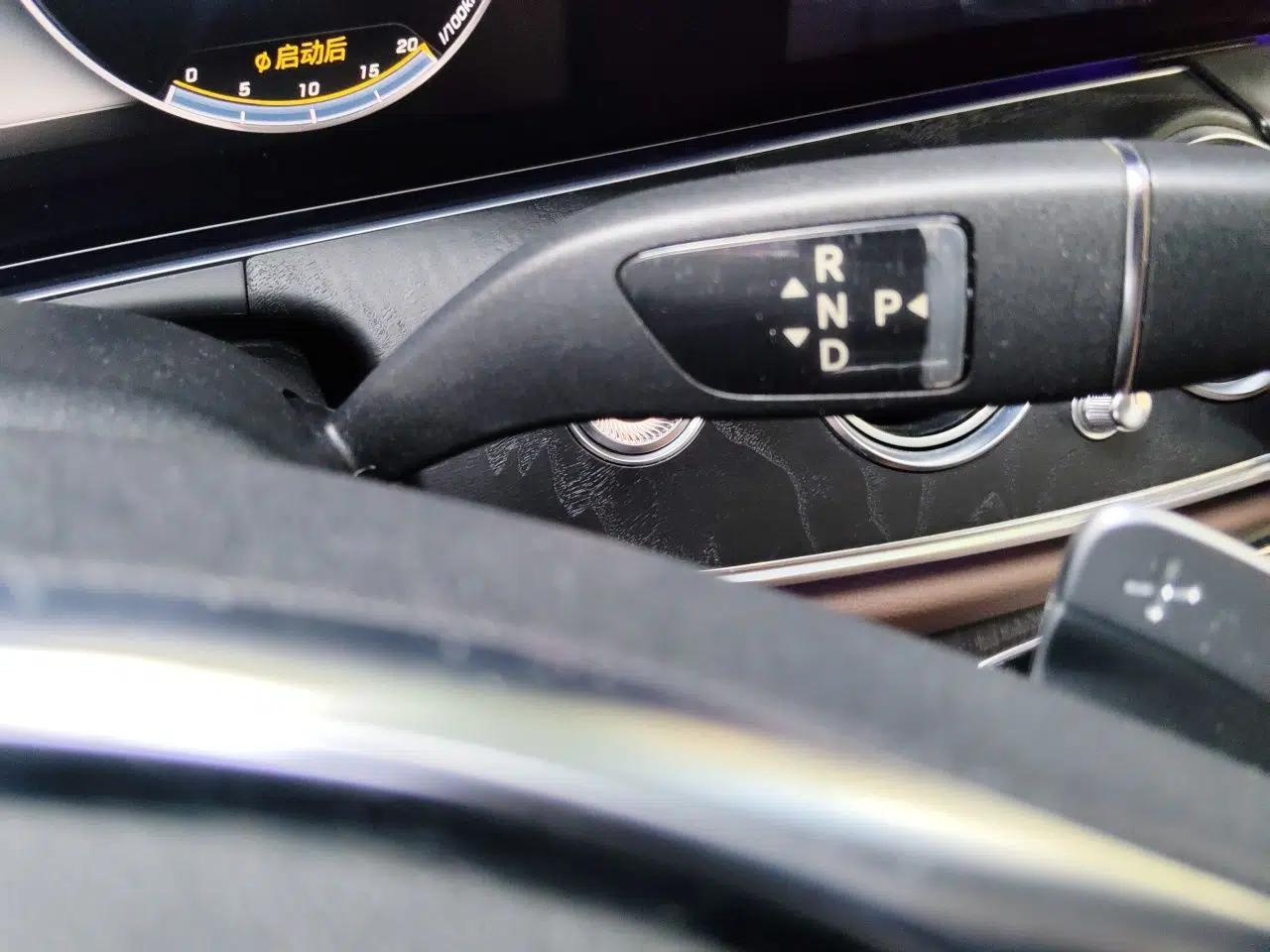 Mercedes-Benz E-Class 2016 E 300 L Sporty and Stylish Model — миниатюра 14