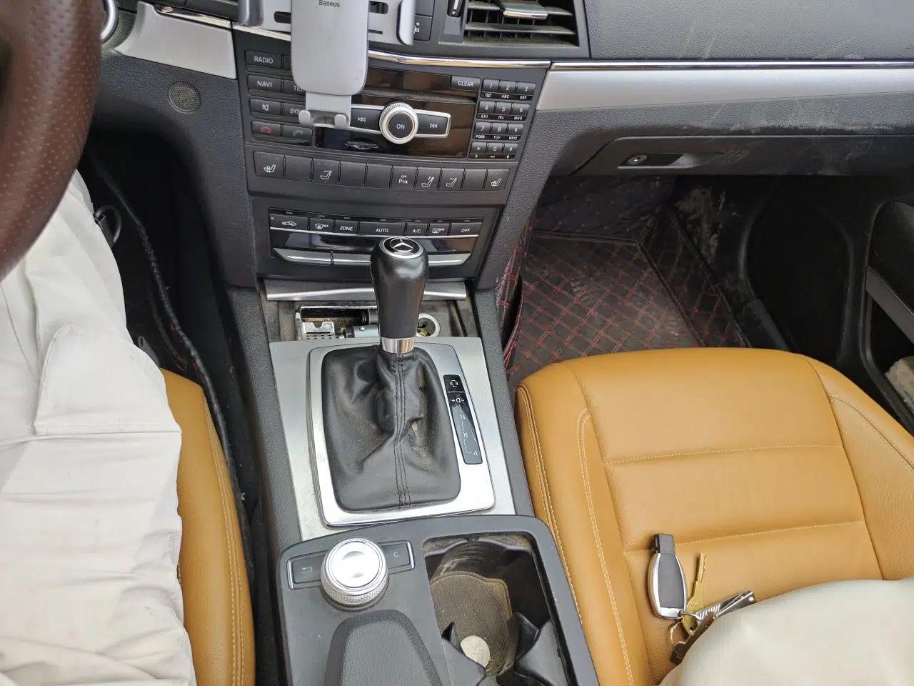 Mercedes-Benz E-Class 2011 E 260 CGI Convertible Edition — миниатюра 14