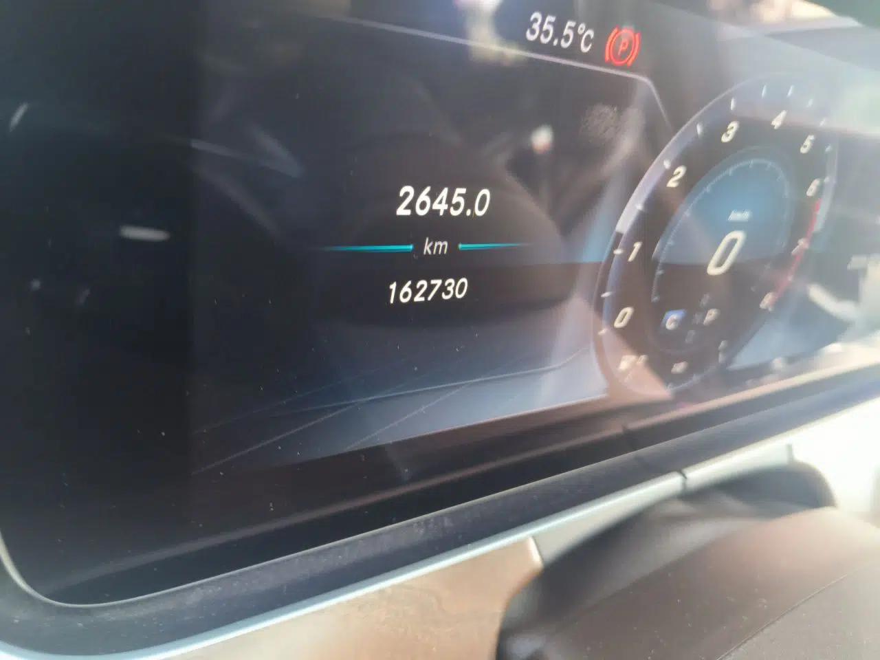 Mercedes-Benz E-Class 2018 E 300 L Luxury Model — миниатюра 12