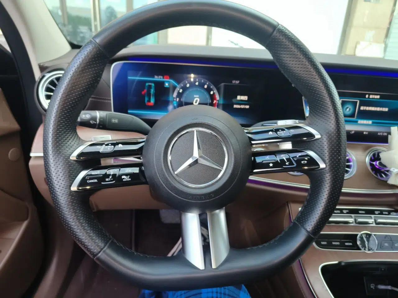 Mercedes-Benz E-Class 2018 E 300 L Luxury Model — миниатюра 10