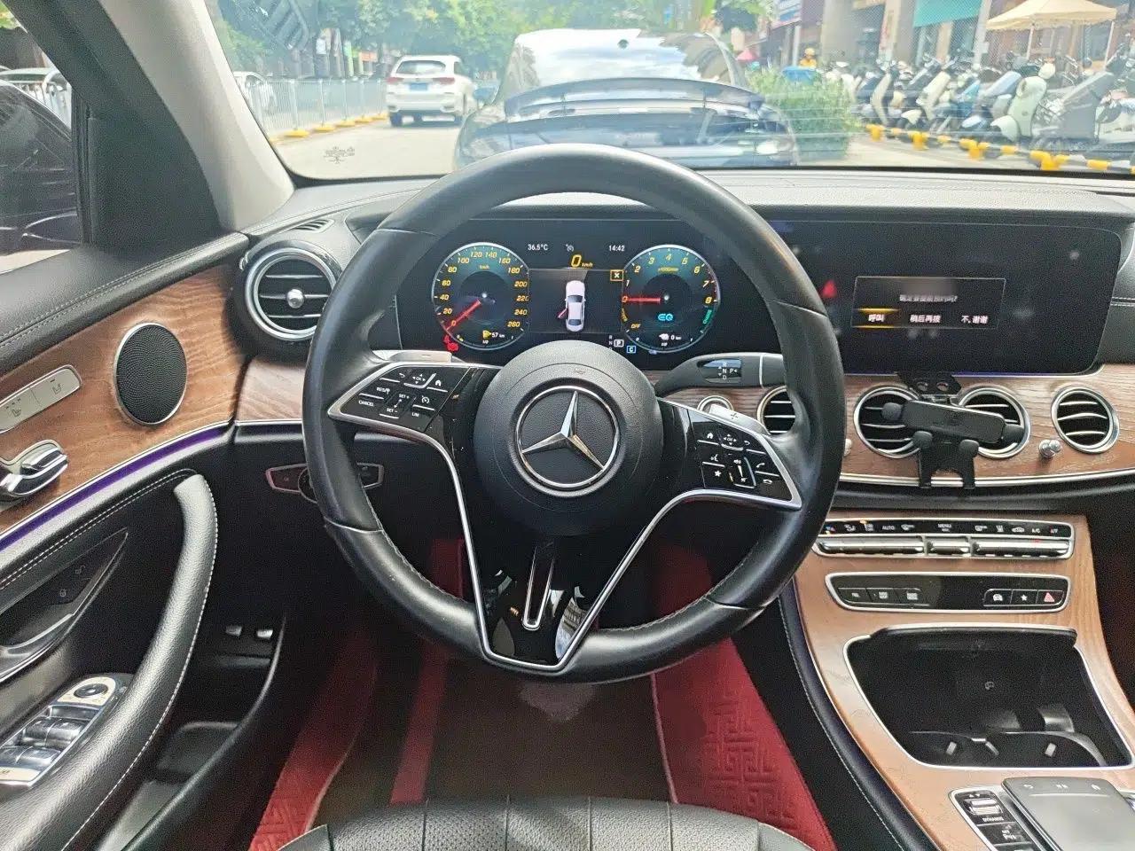 Mercedes-Benz E-Class New Energy 2021 E 350 e L Plug-in Hybrid Sedan — миниатюра 10