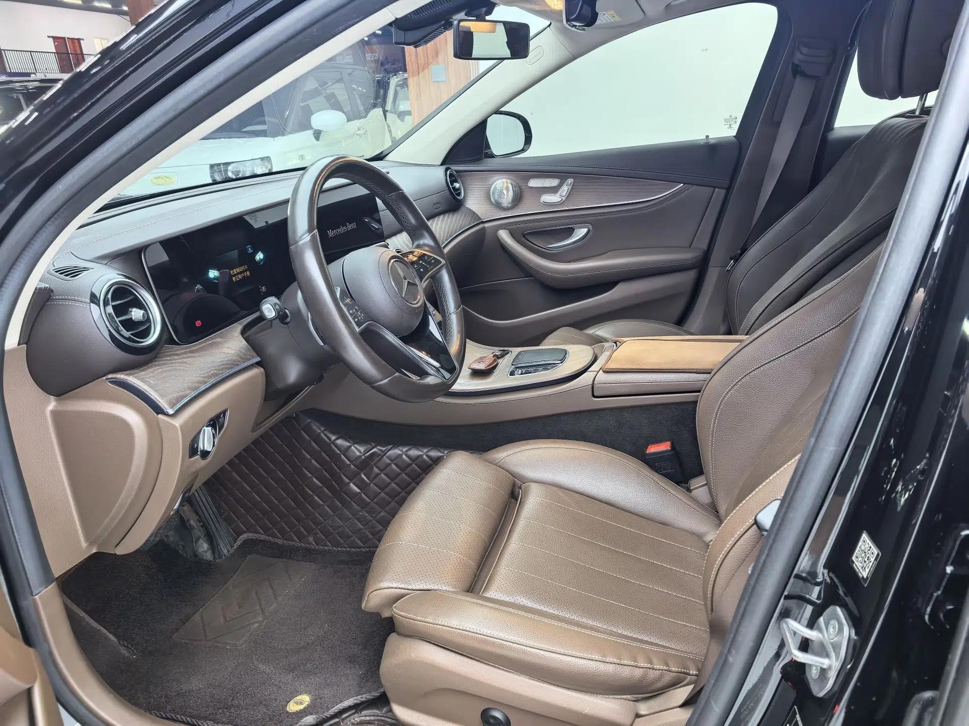 Mercedes-Benz E-Class 2022 Second Facelift E 300 L Fashion Edition — миниатюра 17