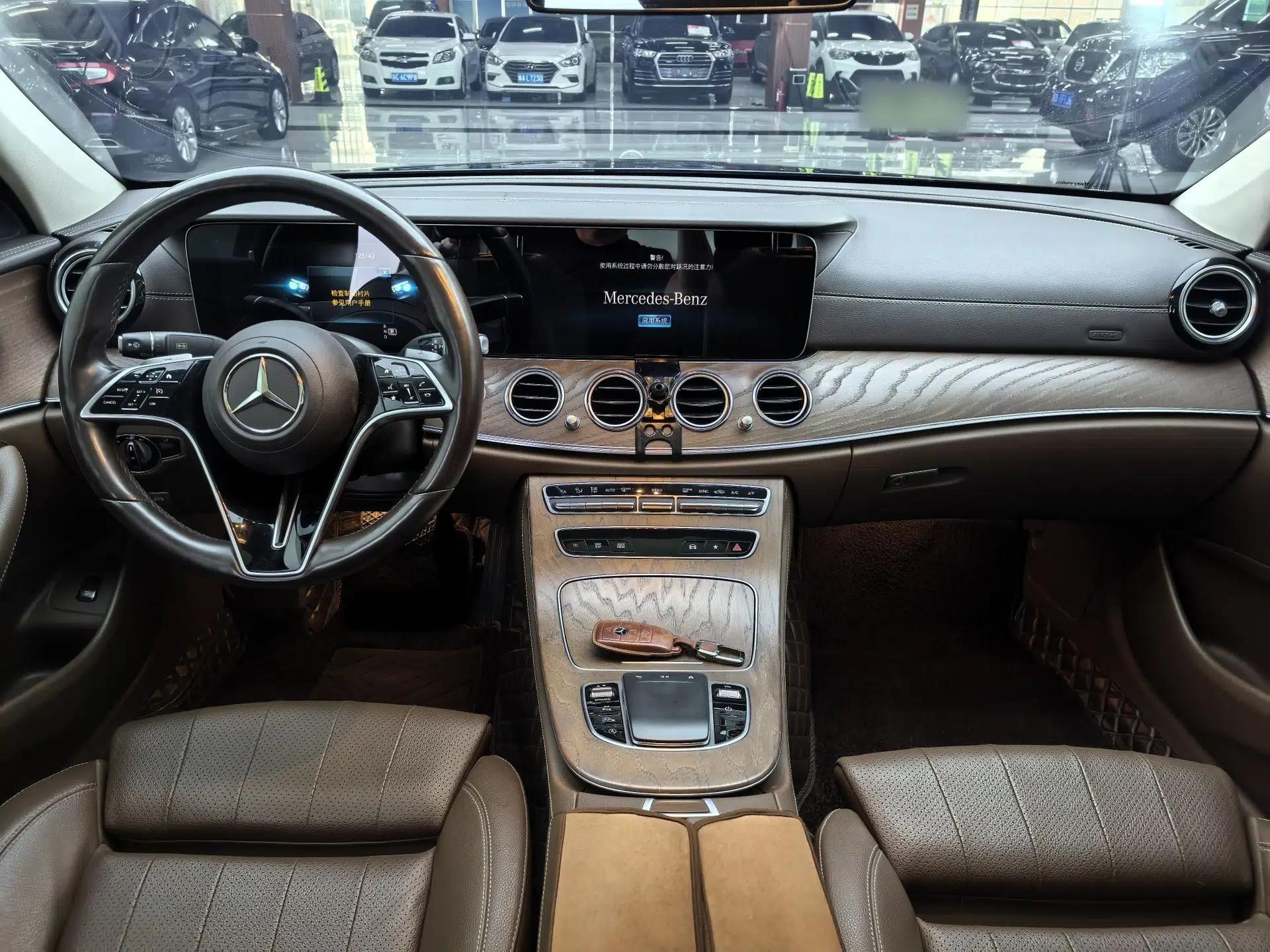 Mercedes-Benz E-Class 2022 Second Facelift E 300 L Fashion Edition — миниатюра 19