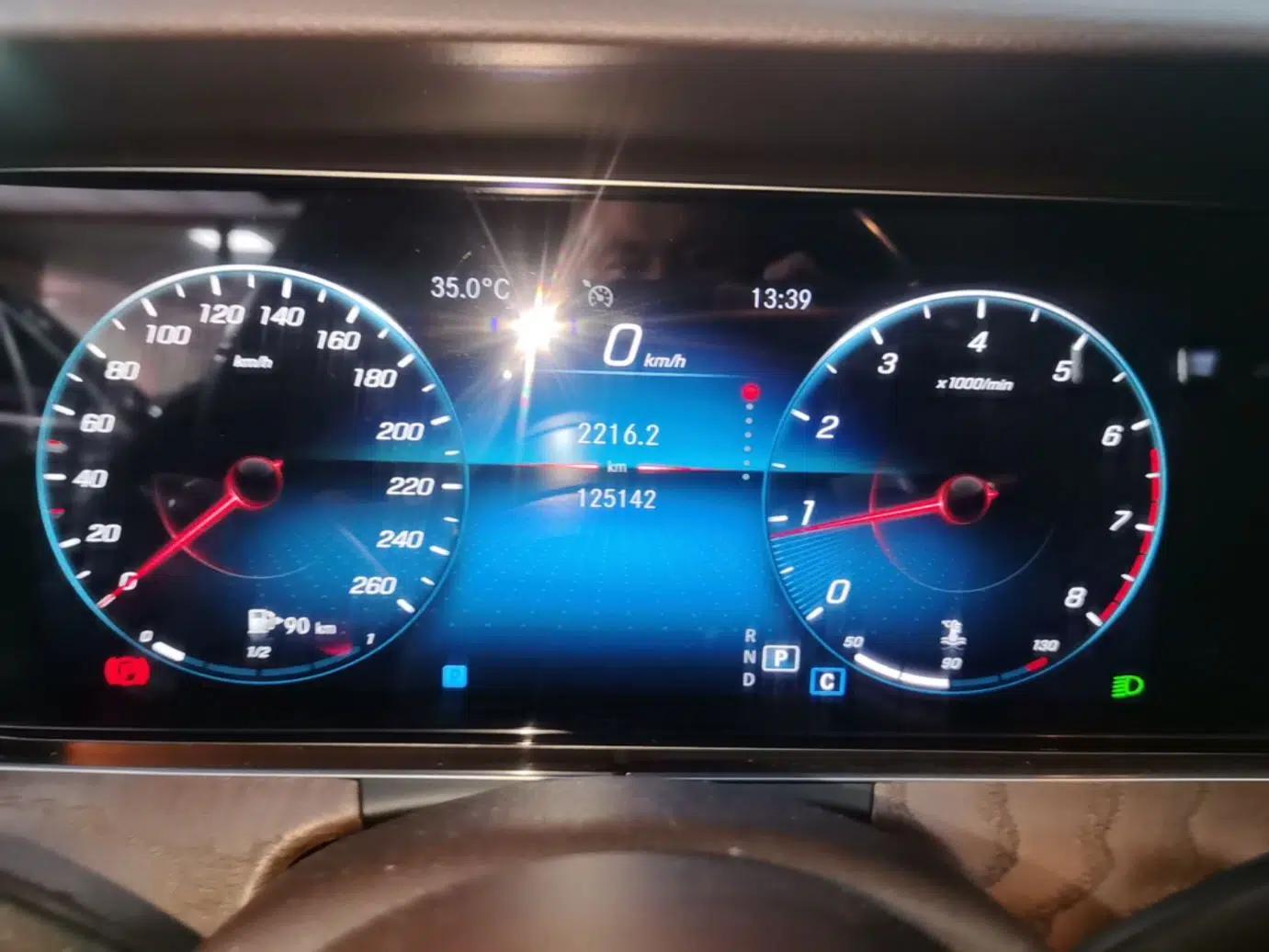 Mercedes-Benz E-Class 2022 Second Facelift E 300 L Fashion Edition — миниатюра 25
