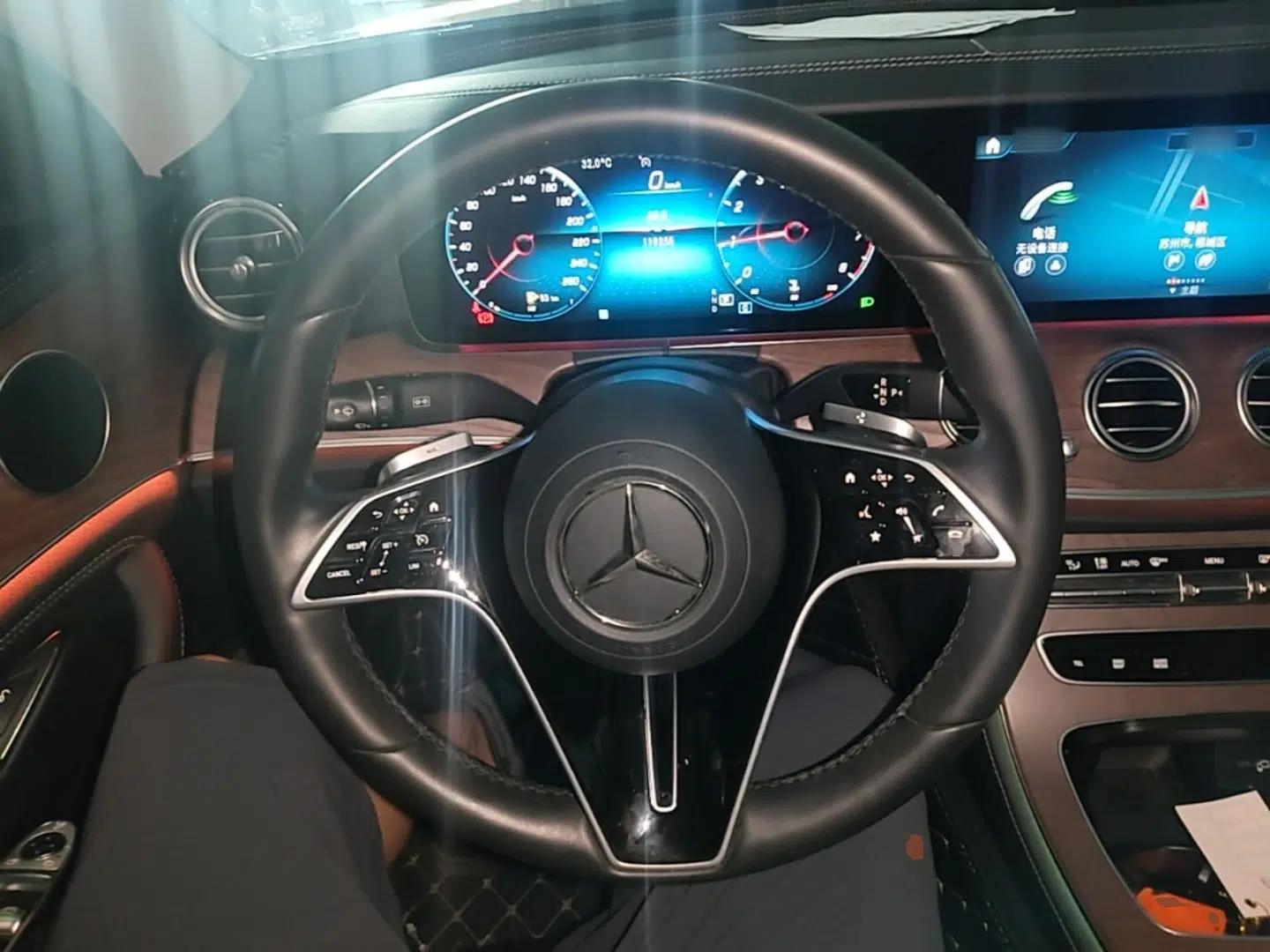 Mercedes-Benz E-Class 2022 Revised Version E 300 L Fashion Edition — миниатюра 13
