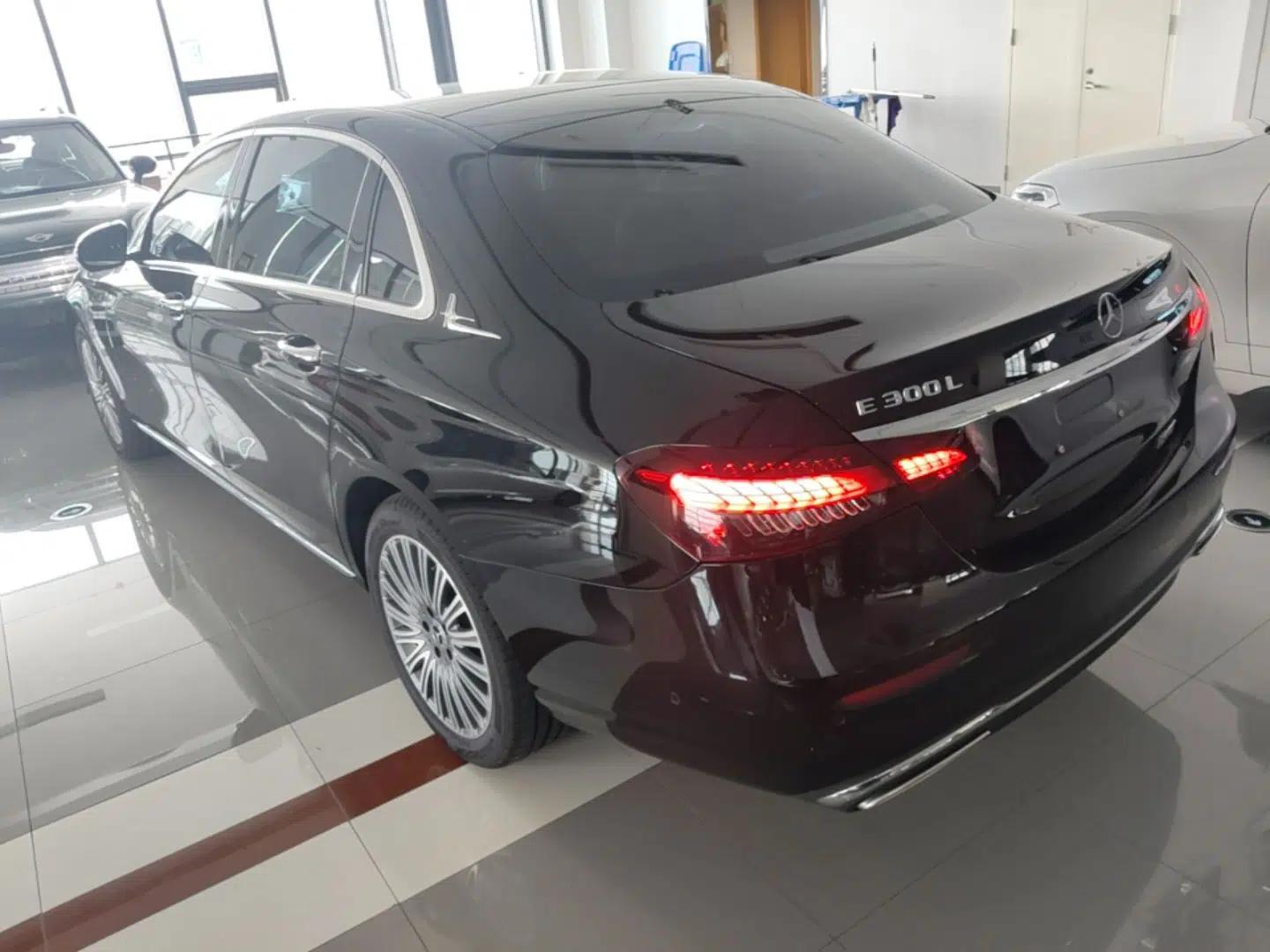 Mercedes-Benz E-Class 2022 Revised Version E 300 L Fashion Edition — миниатюра 4