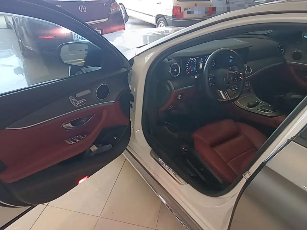Mercedes-Benz E-Class 2022 E 260 L Sport 4MATIC — миниатюра 23