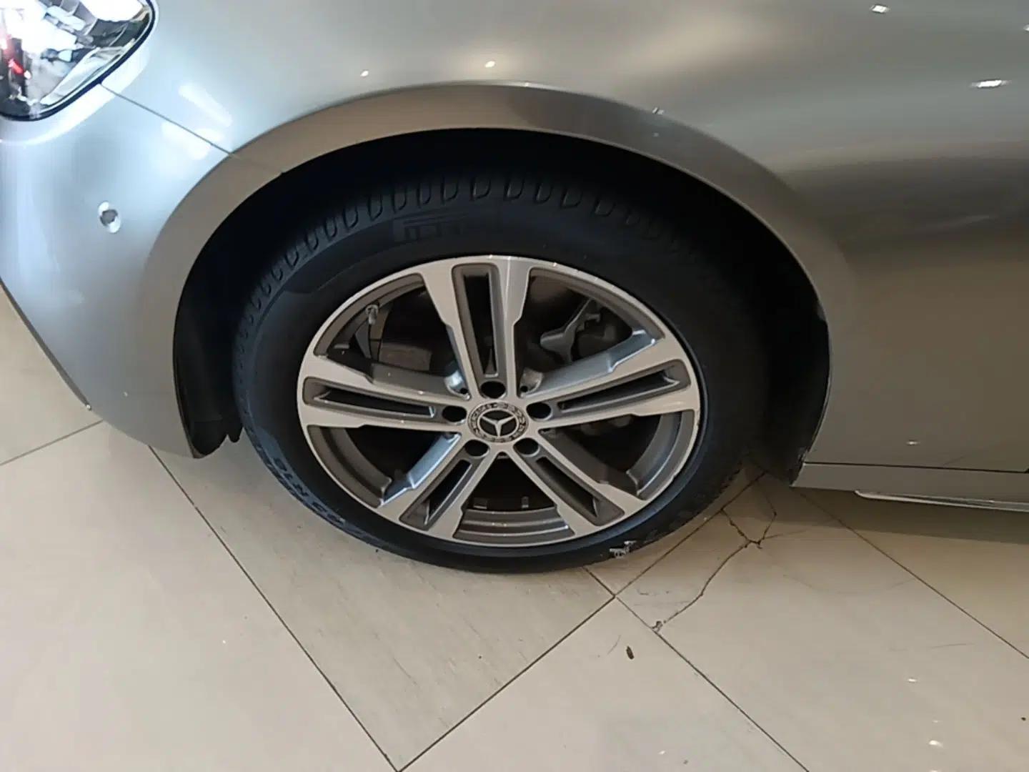 Mercedes-Benz E-Class 2022 E 260 L Sport 4MATIC — миниатюра 10