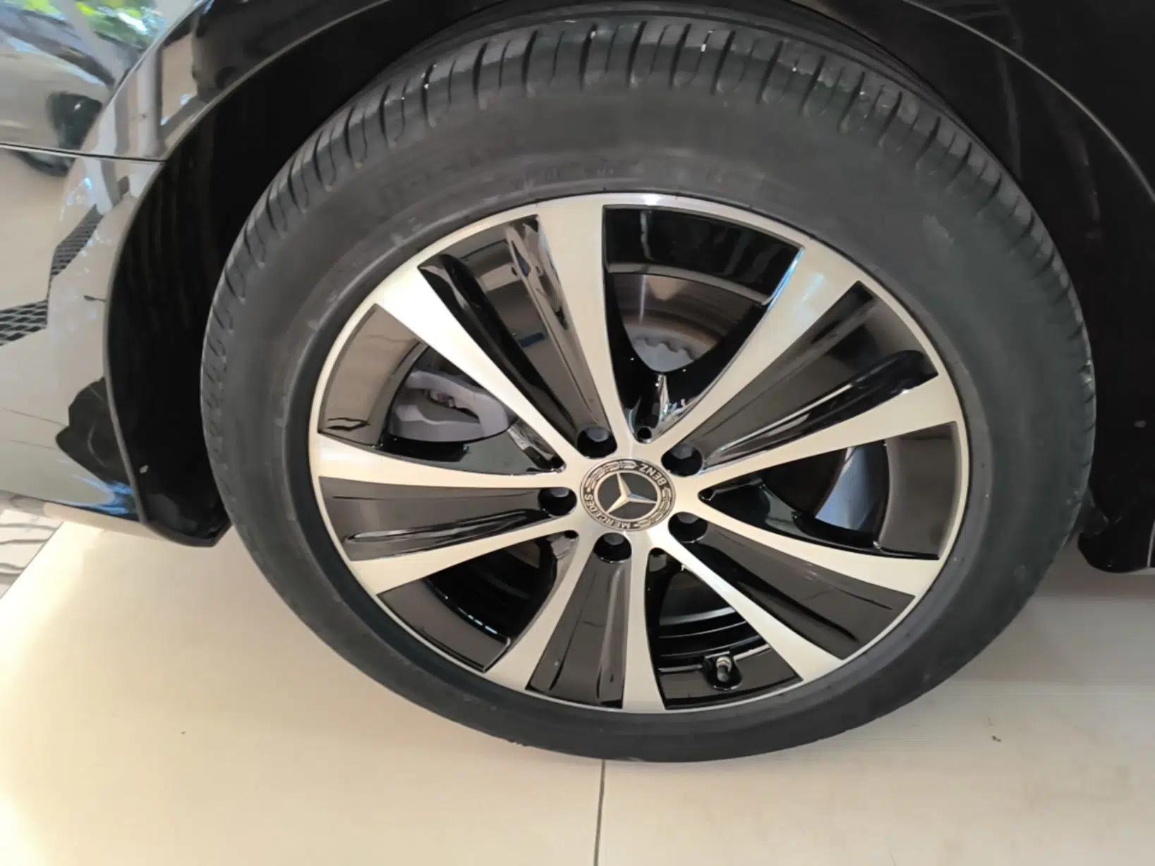 Mercedes-Benz E-Class New Energy 2022 E 350 e L Plug-in Hybrid Sports Sedan — миниатюра 11