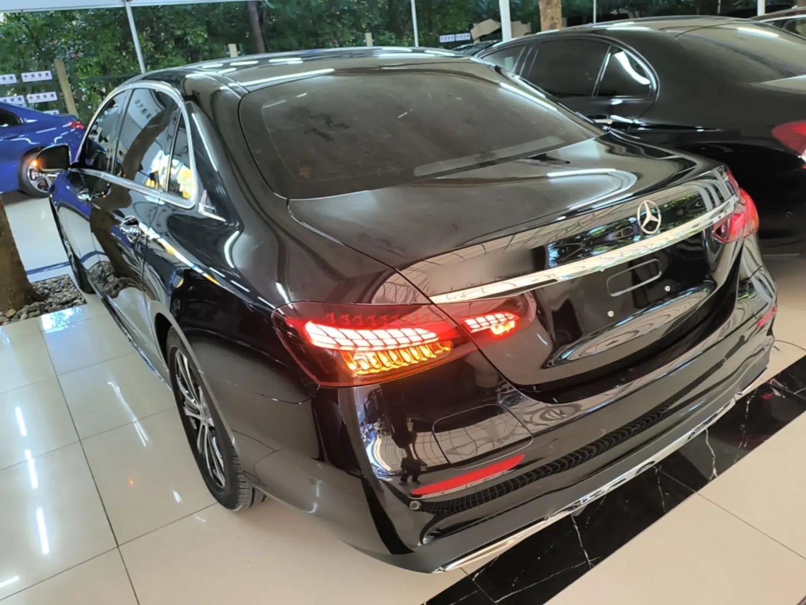 Mercedes-Benz E-Class New Energy 2022 E 350 e L Plug-in Hybrid Sports Sedan — миниатюра 4