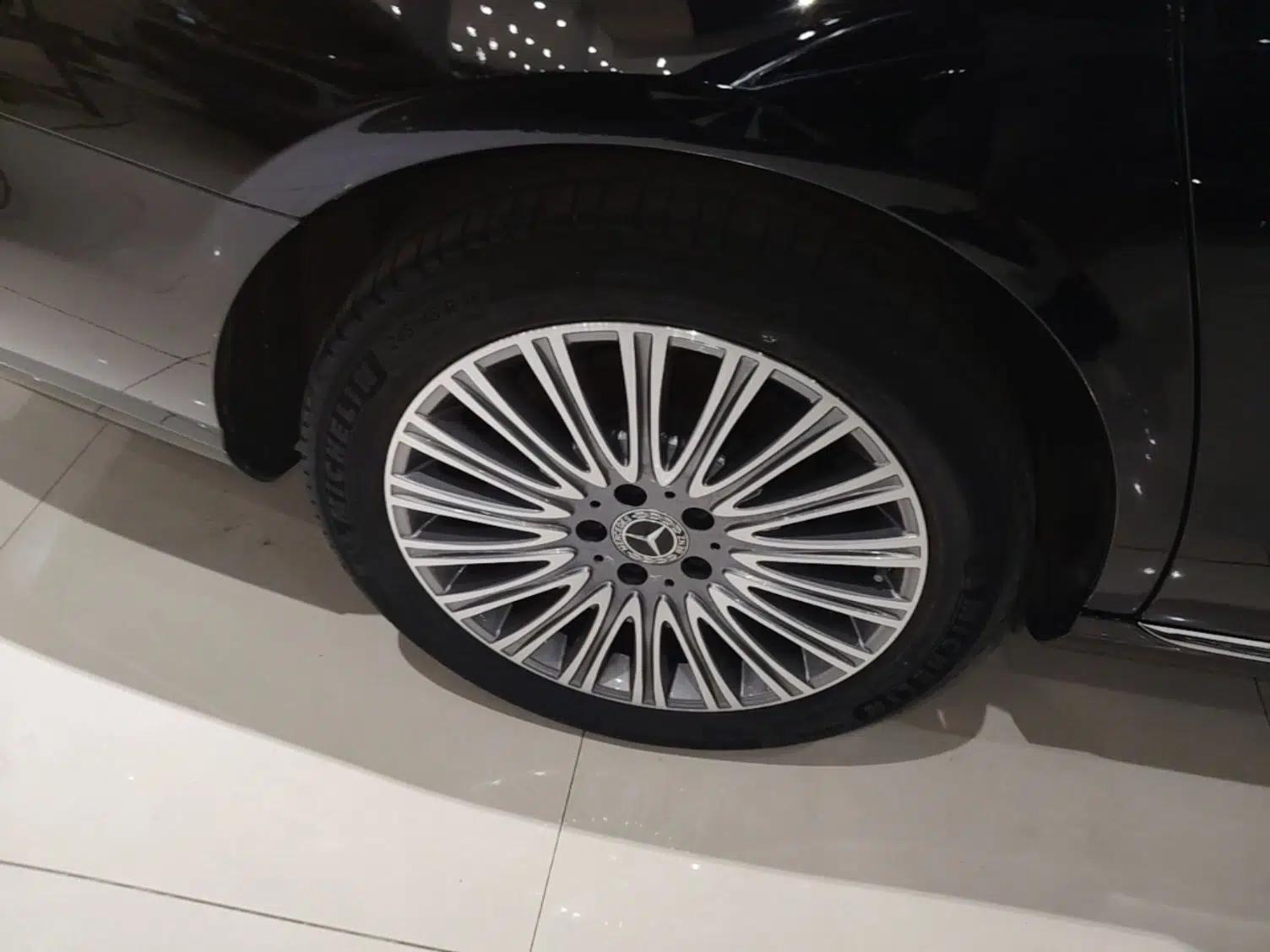 Mercedes-Benz E-Class 2023 Updated E 300 L Luxury Edition — миниатюра 11
