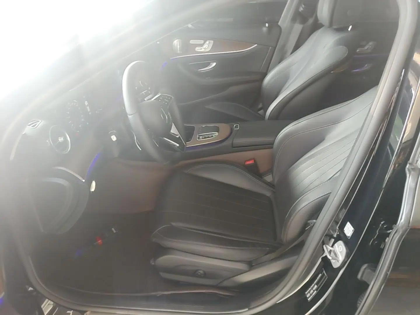 Mercedes-Benz E-Class 2021 E 300 L Luxury Model — миниатюра 17