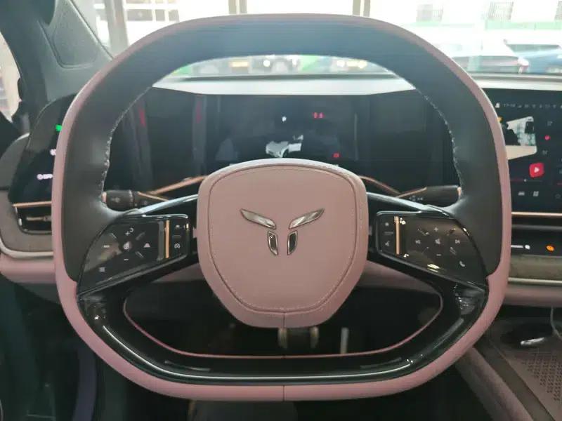 Hongqi Tiangong 08 2025 680 Ultra 4WD Edition — миниатюра 19