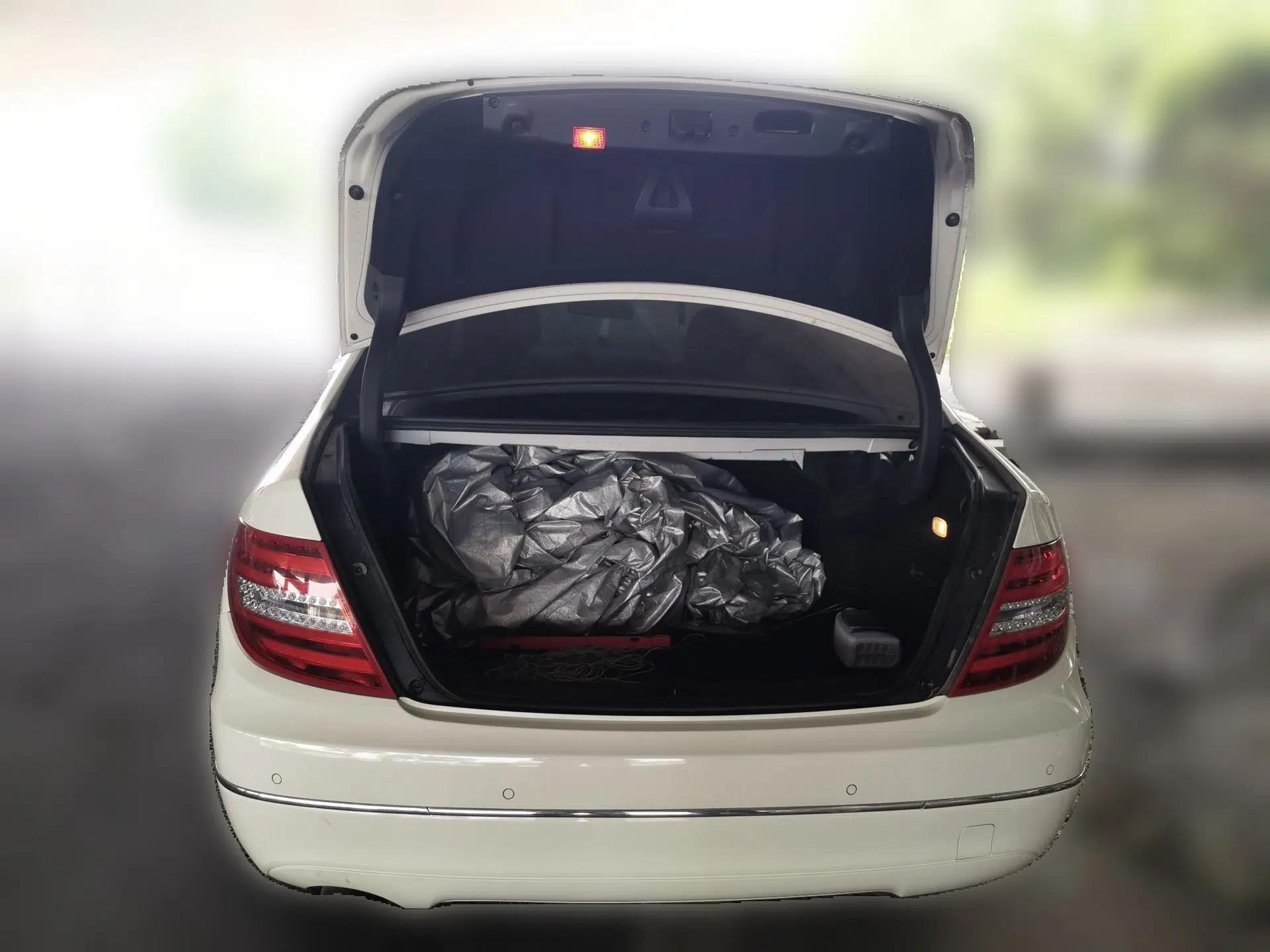 Mercedes-Benz C-Class 2011 C 200 CGI Fashion Model — миниатюра 19