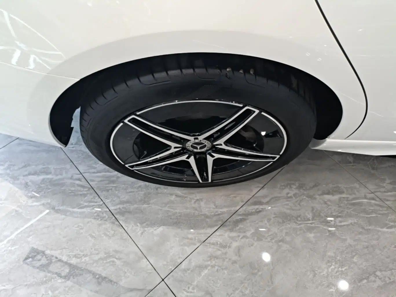 Mercedes-Benz C-Class 2024 Second Facelift C 260 L Starry Night Sport Edition — миниатюра 11