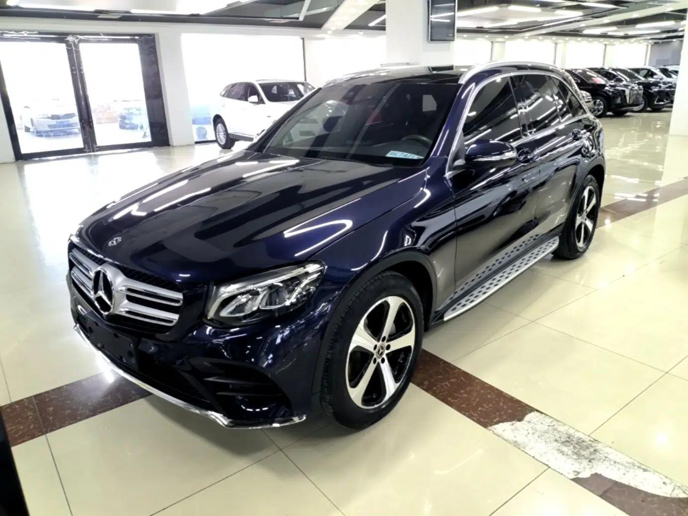 Mercedes-Benz GLC 2019 GLC 260 4MATIC Luxury Model — миниатюра 1