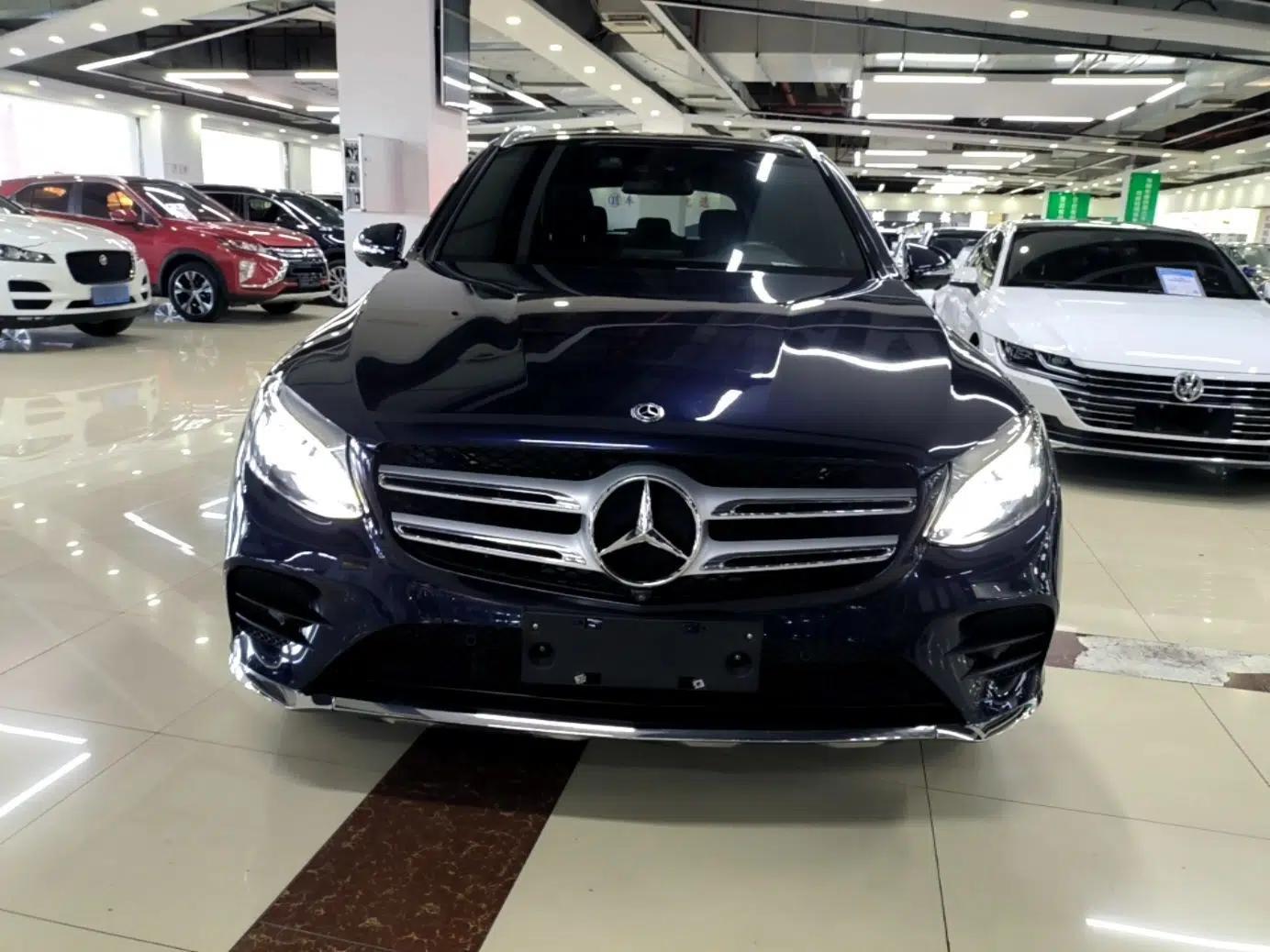Mercedes-Benz GLC 2019 GLC 260 4MATIC Luxury Model — миниатюра 2