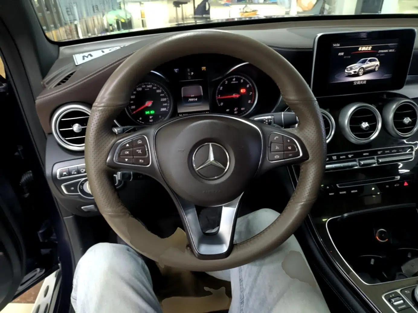 Mercedes-Benz GLC 2019 GLC 260 4MATIC Luxury Model — миниатюра 13